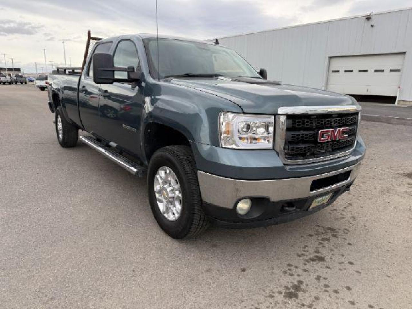 2011 BLUE /Ebony GMC Sierra 2500HD (1GT120C8XBF) with an Duramax 66L V-8 diesel direct injection engine, Automatic transmission, located at 1175 N Woodruff Ave, Idaho Falls, ID, 83401, 43.506901, -111.999657 - At Timberline Auto, finding a great deal on your next vehicle is always easy! Our experienced sales staff's goal is to help find you the right vehicle at the right price! Our knowledgeable finance department has options for almost any credit score. We offer extended service contract options to prote - Photo#25