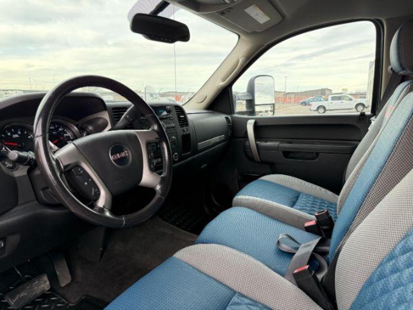 2011 BLUE /Ebony GMC Sierra 2500HD (1GT120C8XBF) with an Duramax 66L V-8 diesel direct injection engine, Automatic transmission, located at 1175 N Woodruff Ave, Idaho Falls, ID, 83401, 43.506901, -111.999657 - At Timberline Auto, finding a great deal on your next vehicle is always easy! Our experienced sales staff's goal is to help find you the right vehicle at the right price! Our knowledgeable finance department has options for almost any credit score. We offer extended service contract options to prote - Photo#30