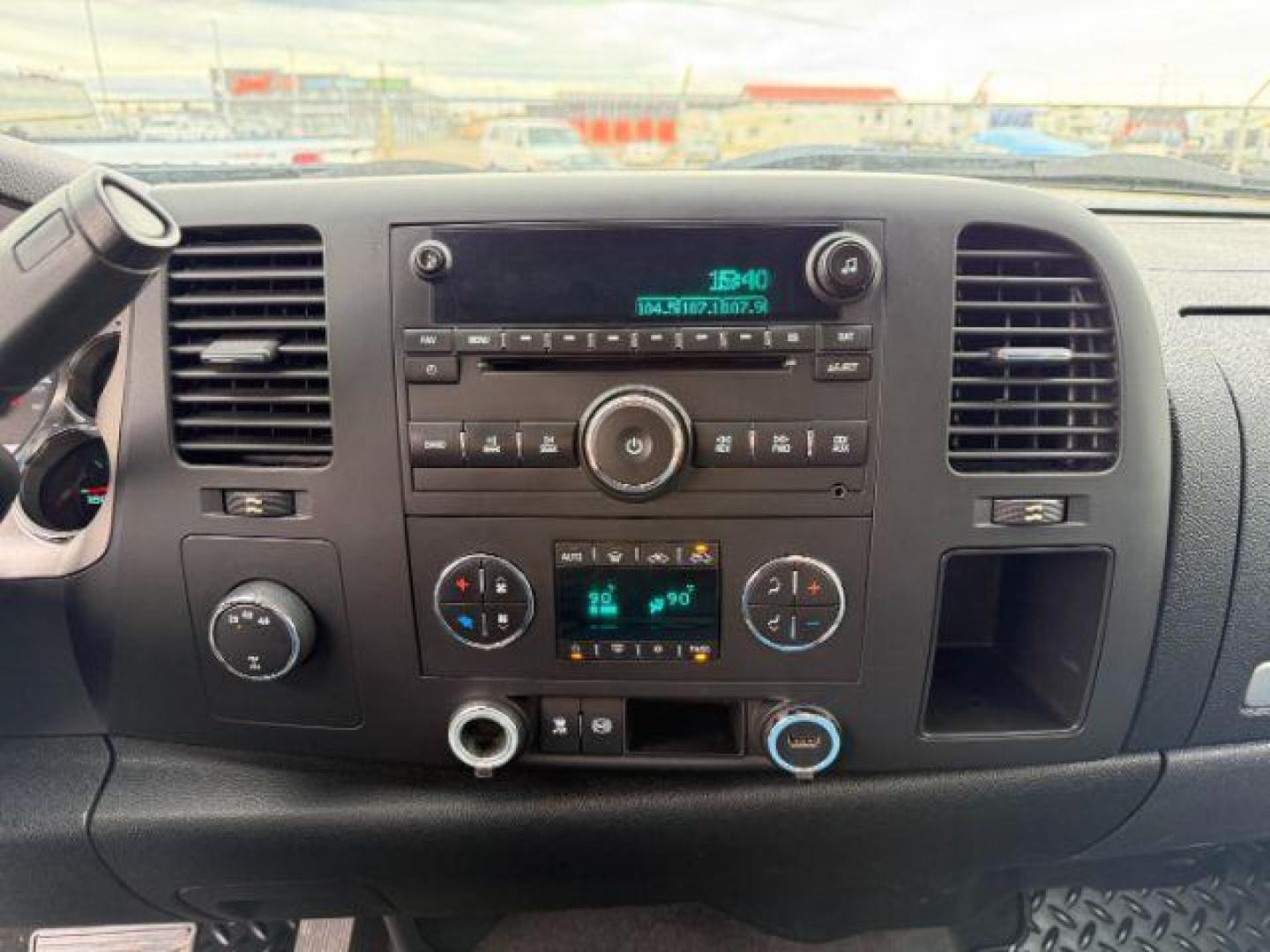 2011 BLUE /Ebony GMC Sierra 2500HD (1GT120C8XBF) with an Duramax 66L V-8 diesel direct injection engine, Automatic transmission, located at 1175 N Woodruff Ave, Idaho Falls, ID, 83401, 43.506901, -111.999657 - At Timberline Auto, finding a great deal on your next vehicle is always easy! Our experienced sales staff's goal is to help find you the right vehicle at the right price! Our knowledgeable finance department has options for almost any credit score. We offer extended service contract options to prote - Photo#32