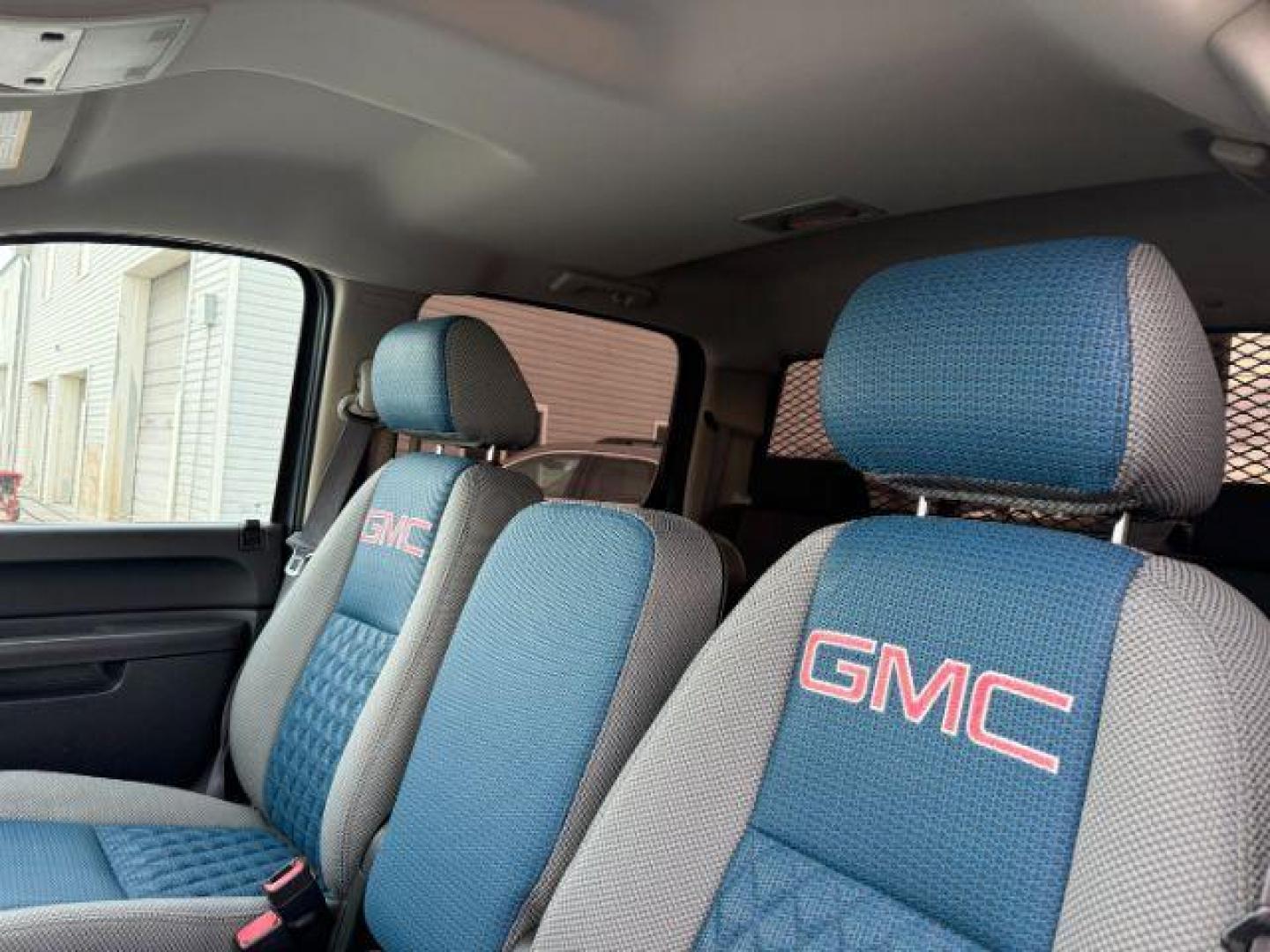 2011 BLUE /Ebony GMC Sierra 2500HD (1GT120C8XBF) with an Duramax 66L V-8 diesel direct injection engine, Automatic transmission, located at 1175 N Woodruff Ave, Idaho Falls, ID, 83401, 43.506901, -111.999657 - At Timberline Auto, finding a great deal on your next vehicle is always easy! Our experienced sales staff's goal is to help find you the right vehicle at the right price! Our knowledgeable finance department has options for almost any credit score. We offer extended service contract options to prote - Photo#34