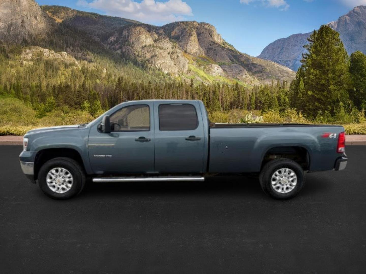 2011 BLUE /Ebony GMC Sierra 2500HD (1GT120C8XBF) with an Duramax 66L V-8 diesel direct injection engine, Automatic transmission, located at 1175 N Woodruff Ave, Idaho Falls, ID, 83401, 43.506901, -111.999657 - At Timberline Auto, finding a great deal on your next vehicle is always easy! Our experienced sales staff's goal is to help find you the right vehicle at the right price! Our knowledgeable finance department has options for almost any credit score. We offer extended service contract options to prote - Photo#1