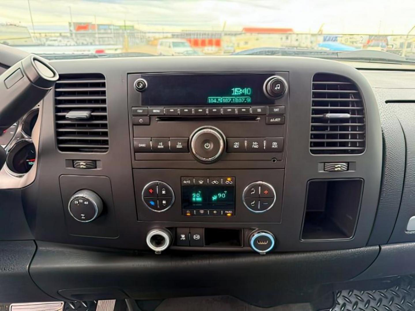 2011 BLUE /Ebony GMC Sierra 2500HD (1GT120C8XBF) with an Duramax 66L V-8 diesel direct injection engine, Automatic transmission, located at 1175 N Woodruff Ave, Idaho Falls, ID, 83401, 43.506901, -111.999657 - At Timberline Auto, finding a great deal on your next vehicle is always easy! Our experienced sales staff's goal is to help find you the right vehicle at the right price! Our knowledgeable finance department has options for almost any credit score. We offer extended service contract options to prote - Photo#13