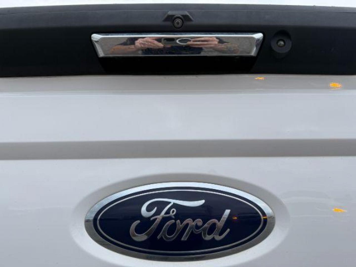 2019 WHITE /Black Ford F-250 (1FT7W2BT8KE) with an Powerstroke 67L V-8 diesel direct injection engine, Automatic transmission, located at 1175 N Woodruff Ave, Idaho Falls, ID, 83401, 43.506901, -111.999657 - At Timberline Auto, finding a great deal on your next vehicle is always easy! Our experienced sales staff's goal is to help find you the right vehicle at the right price! Our knowledgeable finance department has options for almost any credit score. We offer extended service contract options to prote - Photo#28