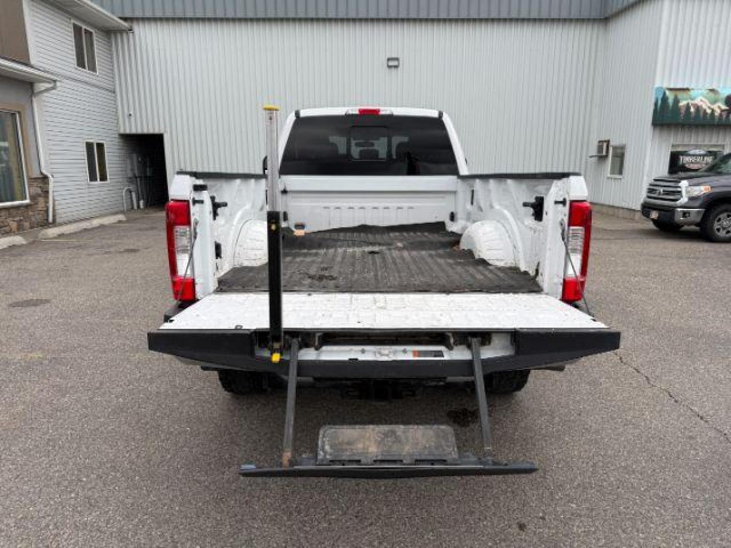2019 WHITE /Black Ford F-250 (1FT7W2BT8KE) with an Powerstroke 67L V-8 diesel direct injection engine, Automatic transmission, located at 1175 N Woodruff Ave, Idaho Falls, ID, 83401, 43.506901, -111.999657 - At Timberline Auto, finding a great deal on your next vehicle is always easy! Our experienced sales staff's goal is to help find you the right vehicle at the right price! Our knowledgeable finance department has options for almost any credit score. We offer extended service contract options to prote - Photo#29