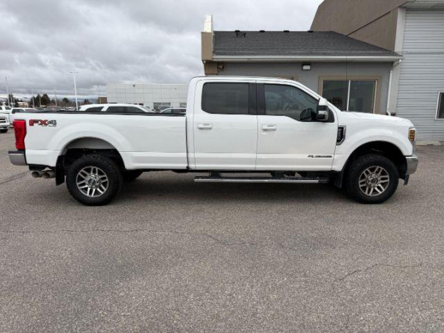 2019 WHITE /Black Ford F-250 (1FT7W2BT8KE) with an Powerstroke 67L V-8 diesel direct injection engine, Automatic transmission, located at 1175 N Woodruff Ave, Idaho Falls, ID, 83401, 43.506901, -111.999657 - At Timberline Auto, finding a great deal on your next vehicle is always easy! Our experienced sales staff's goal is to help find you the right vehicle at the right price! Our knowledgeable finance department has options for almost any credit score. We offer extended service contract options to prote - Photo#31