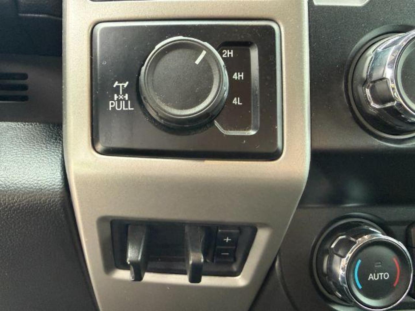 2019 WHITE /Black Ford F-250 (1FT7W2BT8KE) with an Powerstroke 67L V-8 diesel direct injection engine, Automatic transmission, located at 1175 N Woodruff Ave, Idaho Falls, ID, 83401, 43.506901, -111.999657 - At Timberline Auto, finding a great deal on your next vehicle is always easy! Our experienced sales staff's goal is to help find you the right vehicle at the right price! Our knowledgeable finance department has options for almost any credit score. We offer extended service contract options to prote - Photo#40