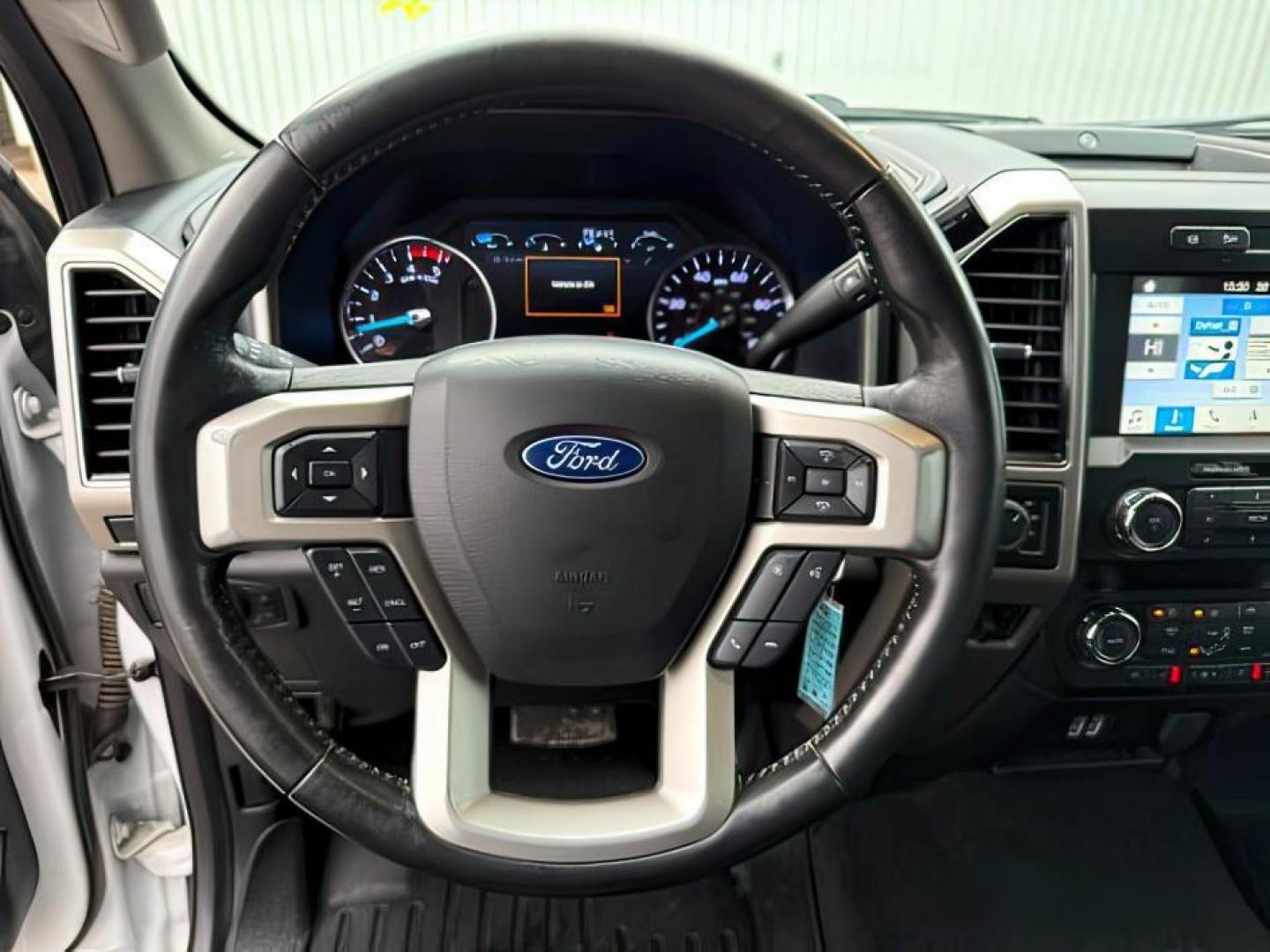 2019 WHITE /Black Ford F-250 (1FT7W2BT8KE) with an Powerstroke 67L V-8 diesel direct injection engine, Automatic transmission, located at 1175 N Woodruff Ave, Idaho Falls, ID, 83401, 43.506901, -111.999657 - At Timberline Auto, finding a great deal on your next vehicle is always easy! Our experienced sales staff's goal is to help find you the right vehicle at the right price! Our knowledgeable finance department has options for almost any credit score. We offer extended service contract options to prote - Photo#14