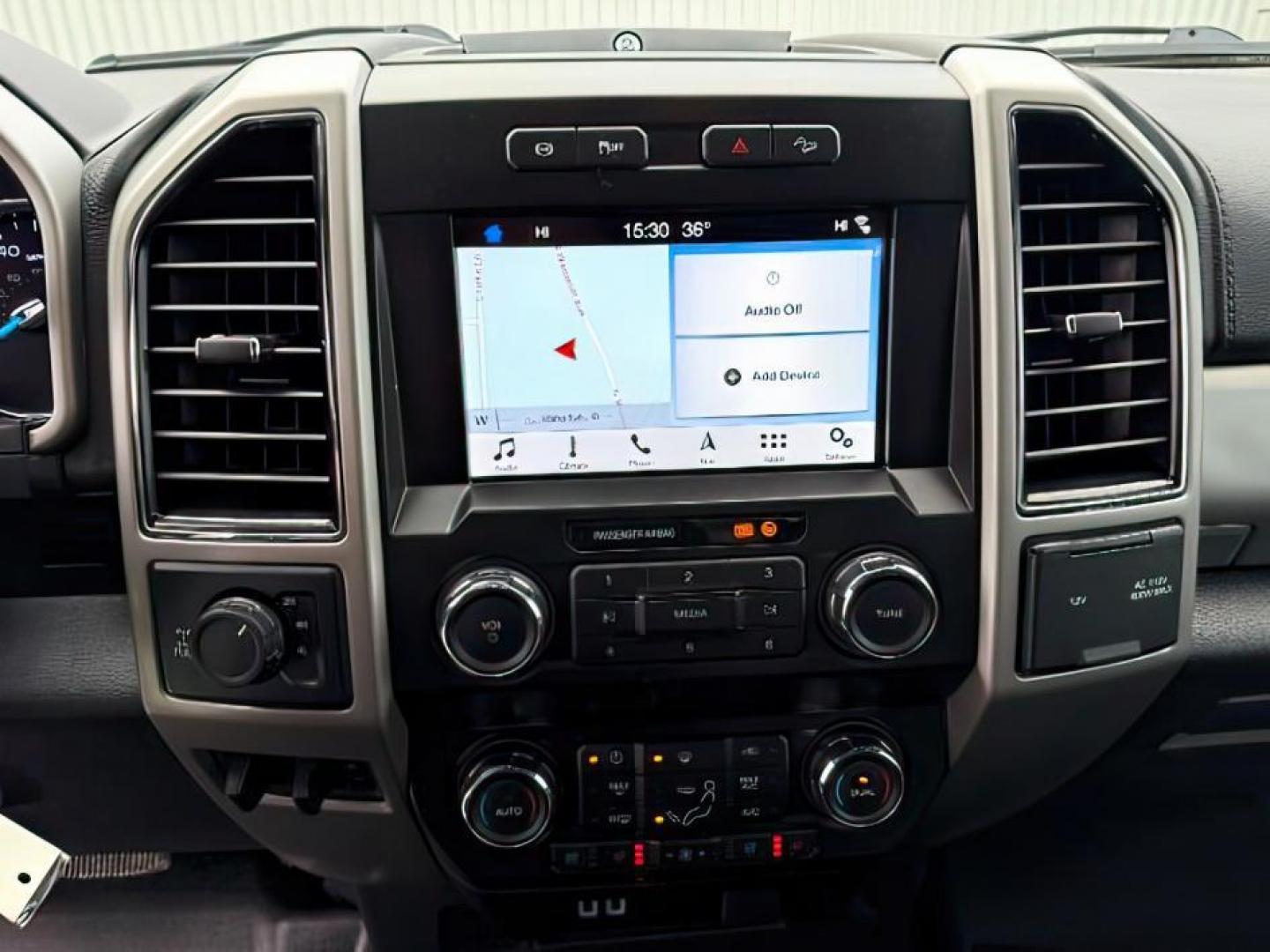 2019 WHITE /Black Ford F-250 (1FT7W2BT8KE) with an Powerstroke 67L V-8 diesel direct injection engine, Automatic transmission, located at 1175 N Woodruff Ave, Idaho Falls, ID, 83401, 43.506901, -111.999657 - At Timberline Auto, finding a great deal on your next vehicle is always easy! Our experienced sales staff's goal is to help find you the right vehicle at the right price! Our knowledgeable finance department has options for almost any credit score. We offer extended service contract options to prote - Photo#15