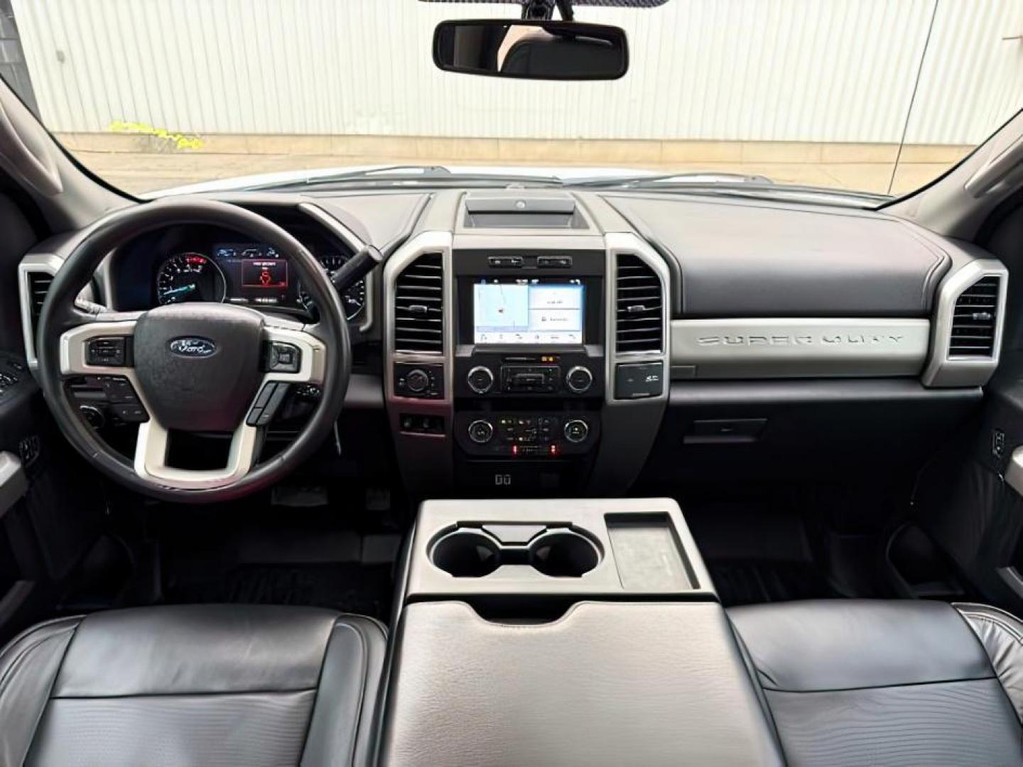 2019 WHITE /Black Ford F-250 (1FT7W2BT8KE) with an Powerstroke 67L V-8 diesel direct injection engine, Automatic transmission, located at 1175 N Woodruff Ave, Idaho Falls, ID, 83401, 43.506901, -111.999657 - At Timberline Auto, finding a great deal on your next vehicle is always easy! Our experienced sales staff's goal is to help find you the right vehicle at the right price! Our knowledgeable finance department has options for almost any credit score. We offer extended service contract options to prote - Photo#21