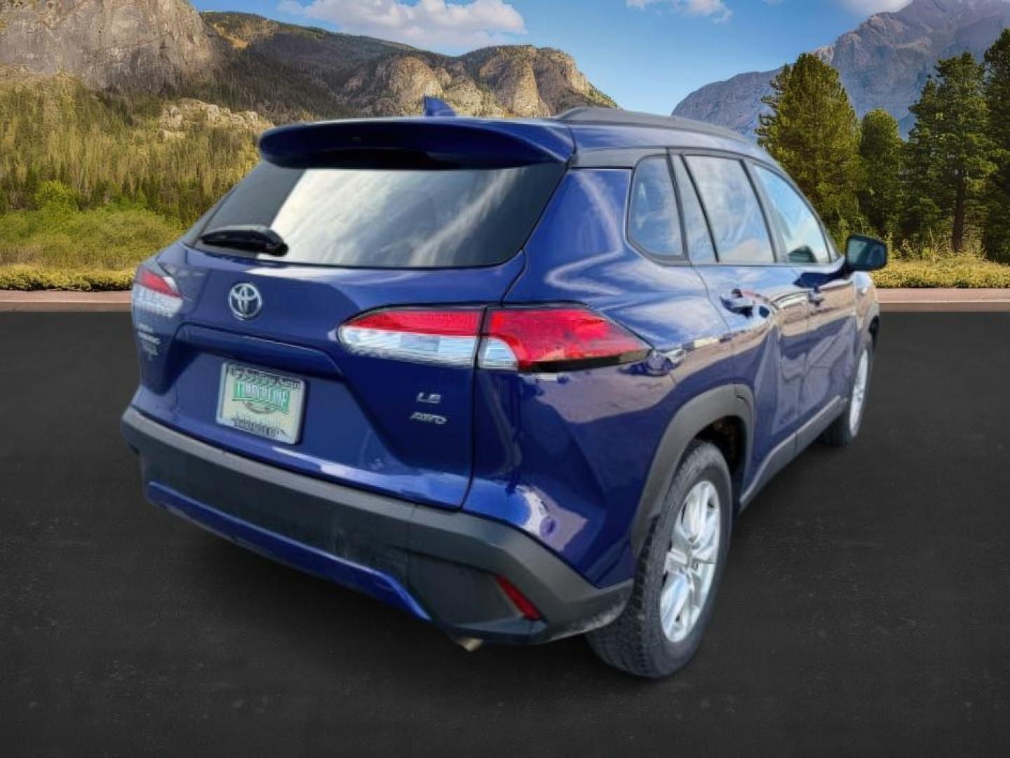 2022 Blue Crush Metallic /Black Toyota Corolla Cross (7MUBAABG0NV) with an Dynamic Force 2L I-4 portdirect injection engine, Automatic transmission, located at 1175 N Woodruff Ave, Idaho Falls, ID, 83401, 43.506901, -111.999657 - At Timberline Auto, finding a great deal on your next vehicle is always easy! Our experienced sales staff's goal is to help find you the right vehicle at the right price! Our knowledgeable finance department has options for almost any credit score. We offer extended service contract options to prote - Photo#7