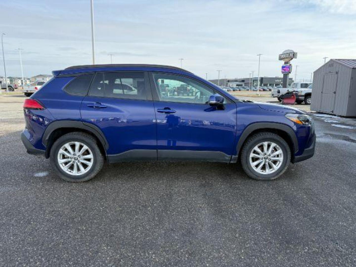 2022 Blue Crush Metallic /Black Toyota Corolla Cross (7MUBAABG0NV) with an Dynamic Force 2L I-4 portdirect injection engine, Automatic transmission, located at 1175 N Woodruff Ave, Idaho Falls, ID, 83401, 43.506901, -111.999657 - At Timberline Auto, finding a great deal on your next vehicle is always easy! Our experienced sales staff's goal is to help find you the right vehicle at the right price! Our knowledgeable finance department has options for almost any credit score. We offer extended service contract options to prote - Photo#30