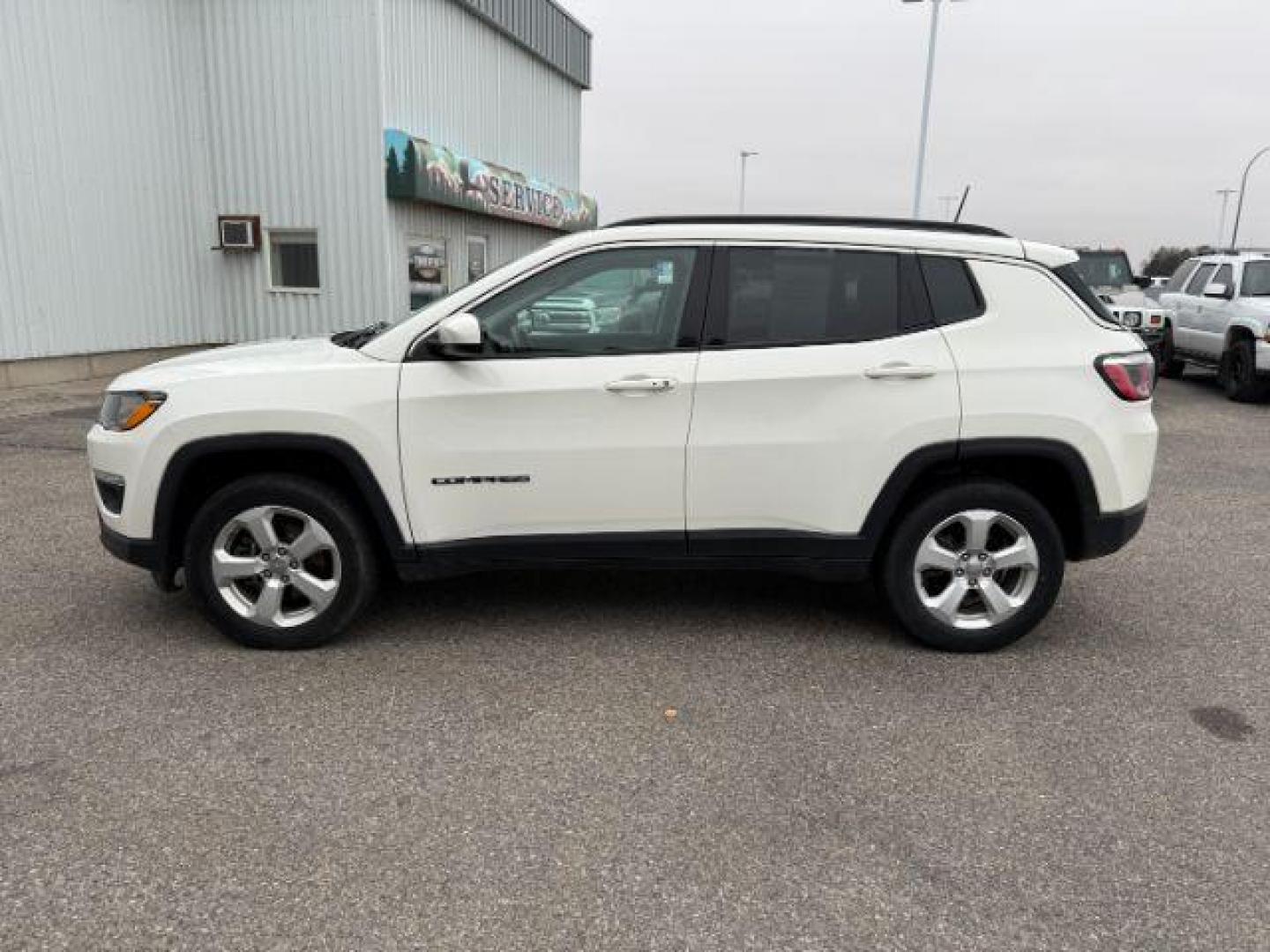 2018 WHITE /CLOTH Jeep Compass (3C4NJDBB6JT) with an 24L engine, Automatic transmission, located at 1175 N Woodruff Ave, Idaho Falls, ID, 83401, 43.506901, -111.999657 - At Timberline Auto, finding a great deal on your next vehicle is always easy! Our experienced sales staff's goal is to help find you the right vehicle at the right price! Our knowledgeable finance department has options for almost any credit score. We offer extended service contract options to prote - Photo#25