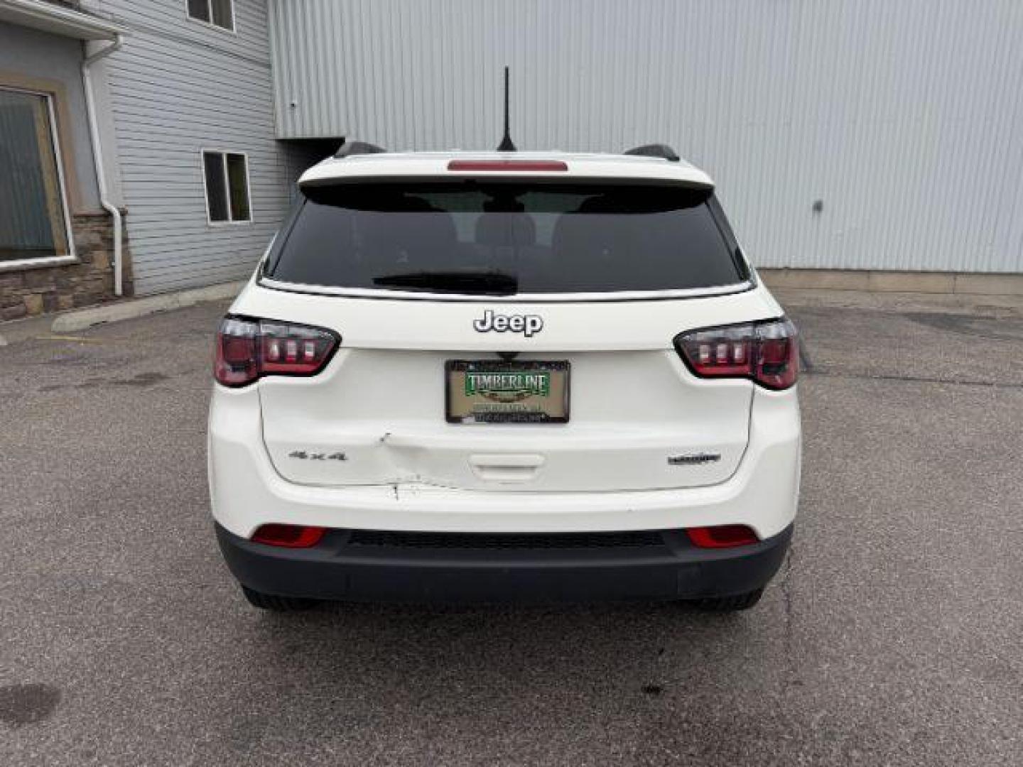 2018 WHITE /CLOTH Jeep Compass (3C4NJDBB6JT) with an 24L engine, Automatic transmission, located at 1175 N Woodruff Ave, Idaho Falls, ID, 83401, 43.506901, -111.999657 - At Timberline Auto, finding a great deal on your next vehicle is always easy! Our experienced sales staff's goal is to help find you the right vehicle at the right price! Our knowledgeable finance department has options for almost any credit score. We offer extended service contract options to prote - Photo#27