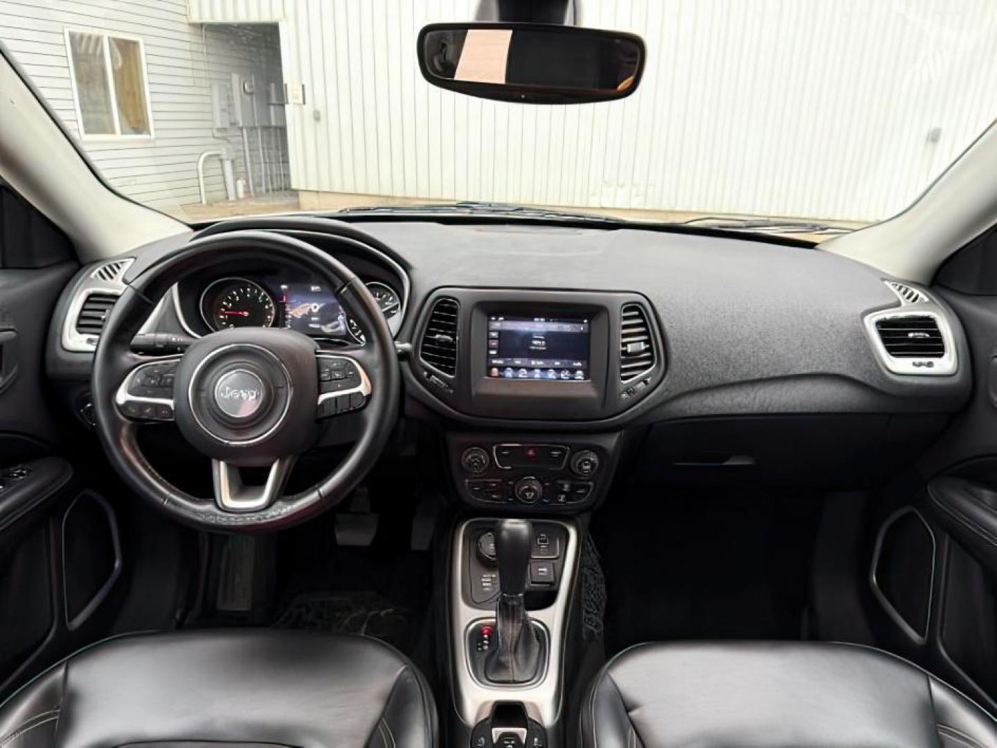 2018 WHITE /CLOTH Jeep Compass (3C4NJDBB6JT) with an 24L engine, Automatic transmission, located at 1175 N Woodruff Ave, Idaho Falls, ID, 83401, 43.506901, -111.999657 - At Timberline Auto, finding a great deal on your next vehicle is always easy! Our experienced sales staff's goal is to help find you the right vehicle at the right price! Our knowledgeable finance department has options for almost any credit score. We offer extended service contract options to prote - Photo#21