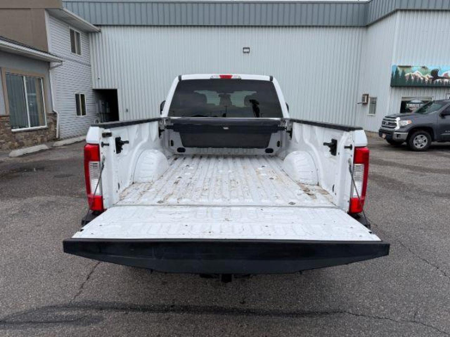 2018 WHITE /CLOTH Ford Super Duty F-350 SRW (1FT8W3B65JE) with an 62 V8 engine, Automatic transmission, located at 1175 N Woodruff Ave, Idaho Falls, ID, 83401, 43.506901, -111.999657 - At Timberline Auto, finding a great deal on your next vehicle is always easy! Our experienced sales staff's goal is to help find you the right vehicle at the right price! Our knowledgeable finance department has options for almost any credit score. We offer extended service contract options to prote - Photo#6