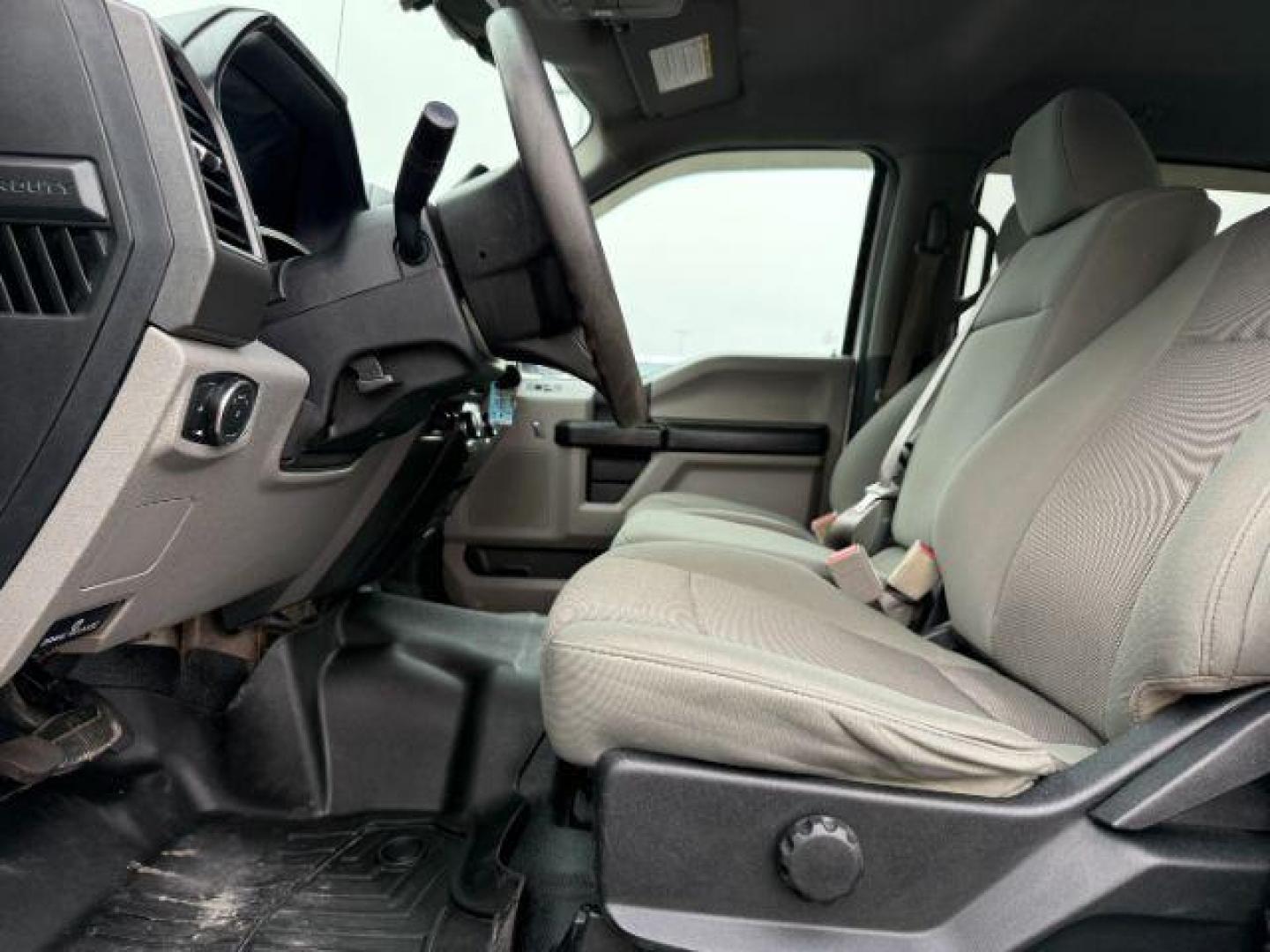 2018 WHITE /CLOTH Ford Super Duty F-350 SRW (1FT8W3B65JE) with an 62 V8 engine, Automatic transmission, located at 1175 N Woodruff Ave, Idaho Falls, ID, 83401, 43.506901, -111.999657 - At Timberline Auto, finding a great deal on your next vehicle is always easy! Our experienced sales staff's goal is to help find you the right vehicle at the right price! Our knowledgeable finance department has options for almost any credit score. We offer extended service contract options to prote - Photo#14