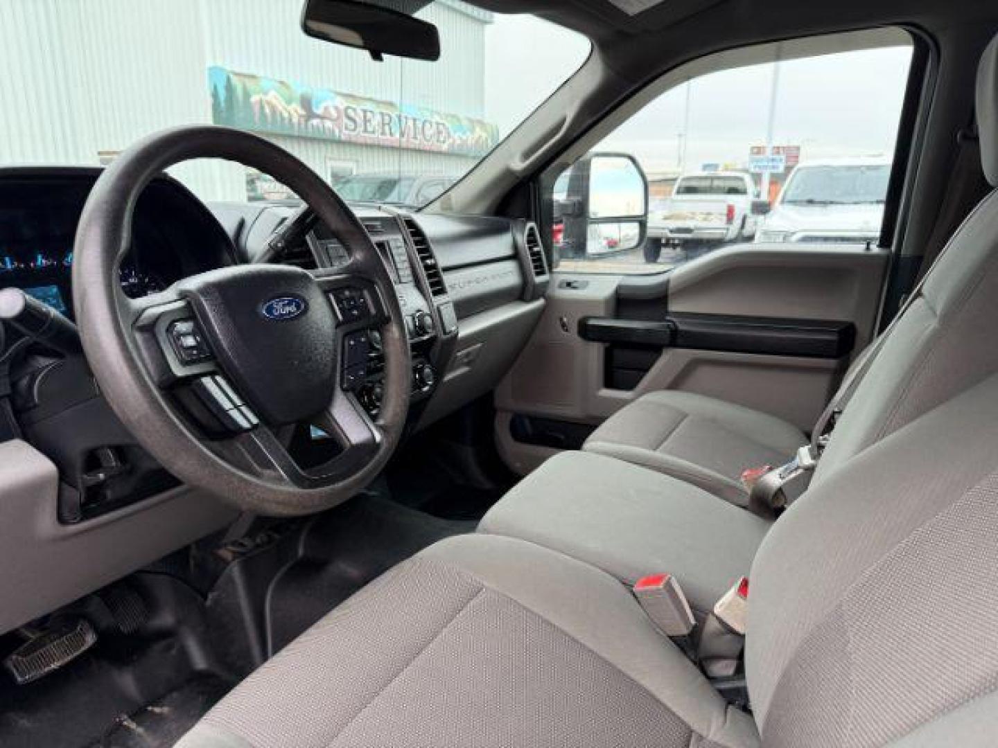 2018 WHITE /CLOTH Ford Super Duty F-350 SRW (1FT8W3B65JE) with an 62 V8 engine, Automatic transmission, located at 1175 N Woodruff Ave, Idaho Falls, ID, 83401, 43.506901, -111.999657 - At Timberline Auto, finding a great deal on your next vehicle is always easy! Our experienced sales staff's goal is to help find you the right vehicle at the right price! Our knowledgeable finance department has options for almost any credit score. We offer extended service contract options to prote - Photo#15