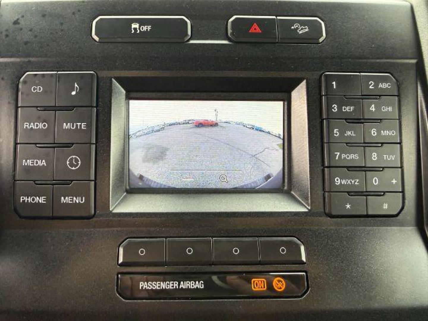 2018 WHITE /CLOTH Ford Super Duty F-350 SRW (1FT8W3B65JE) with an 62 V8 engine, Automatic transmission, located at 1175 N Woodruff Ave, Idaho Falls, ID, 83401, 43.506901, -111.999657 - At Timberline Auto, finding a great deal on your next vehicle is always easy! Our experienced sales staff's goal is to help find you the right vehicle at the right price! Our knowledgeable finance department has options for almost any credit score. We offer extended service contract options to prote - Photo#18