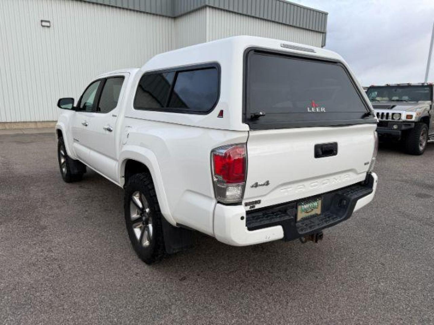 2019 WHITE /CLOTH Toyota Tacoma (3TMGZ5AN7KM) with an 35L V-6 portdirect injection engine, Automatic transmission, located at 1175 N Woodruff Ave, Idaho Falls, ID, 83401, 43.506901, -111.999657 - At Timberline Auto, finding a great deal on your next vehicle is always easy! Our experienced sales staff's goal is to help find you the right vehicle at the right price! Our knowledgeable finance department has options for almost any credit score. We offer extended service contract options to prote - Photo#2