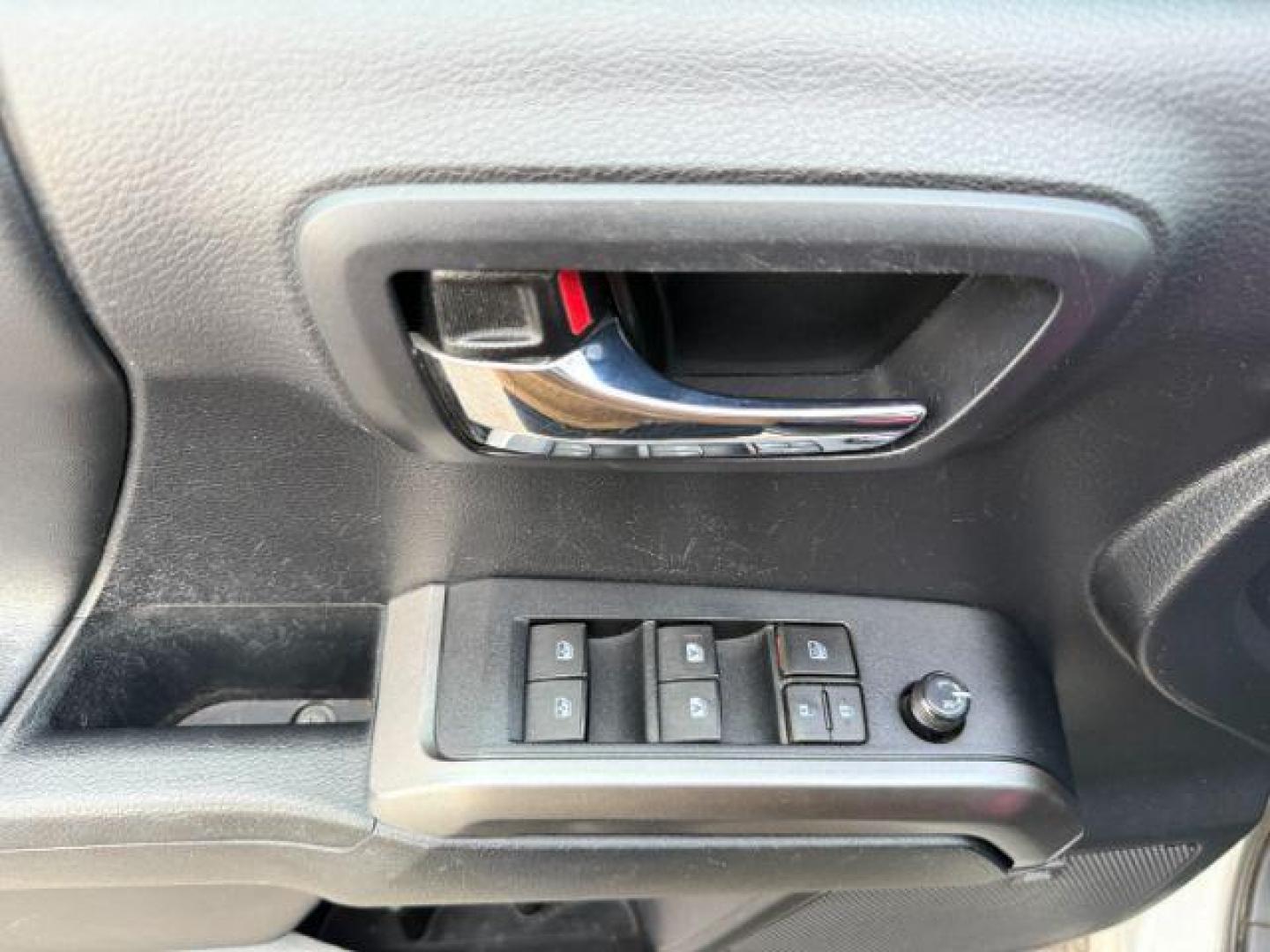 2019 WHITE /CLOTH Toyota Tacoma (3TMGZ5AN7KM) with an 35L V-6 portdirect injection engine, Automatic transmission, located at 1175 N Woodruff Ave, Idaho Falls, ID, 83401, 43.506901, -111.999657 - At Timberline Auto, finding a great deal on your next vehicle is always easy! Our experienced sales staff's goal is to help find you the right vehicle at the right price! Our knowledgeable finance department has options for almost any credit score. We offer extended service contract options to prote - Photo#20