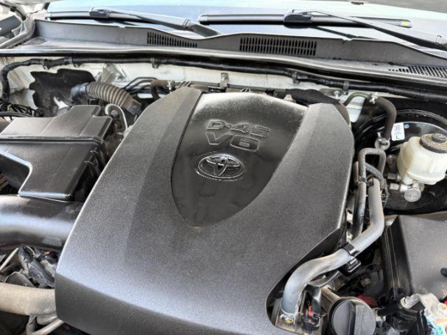 2019 WHITE /CLOTH Toyota Tacoma (3TMGZ5AN7KM) with an 35L V-6 portdirect injection engine, Automatic transmission, located at 1175 N Woodruff Ave, Idaho Falls, ID, 83401, 43.506901, -111.999657 - At Timberline Auto, finding a great deal on your next vehicle is always easy! Our experienced sales staff's goal is to help find you the right vehicle at the right price! Our knowledgeable finance department has options for almost any credit score. We offer extended service contract options to prote - Photo#23