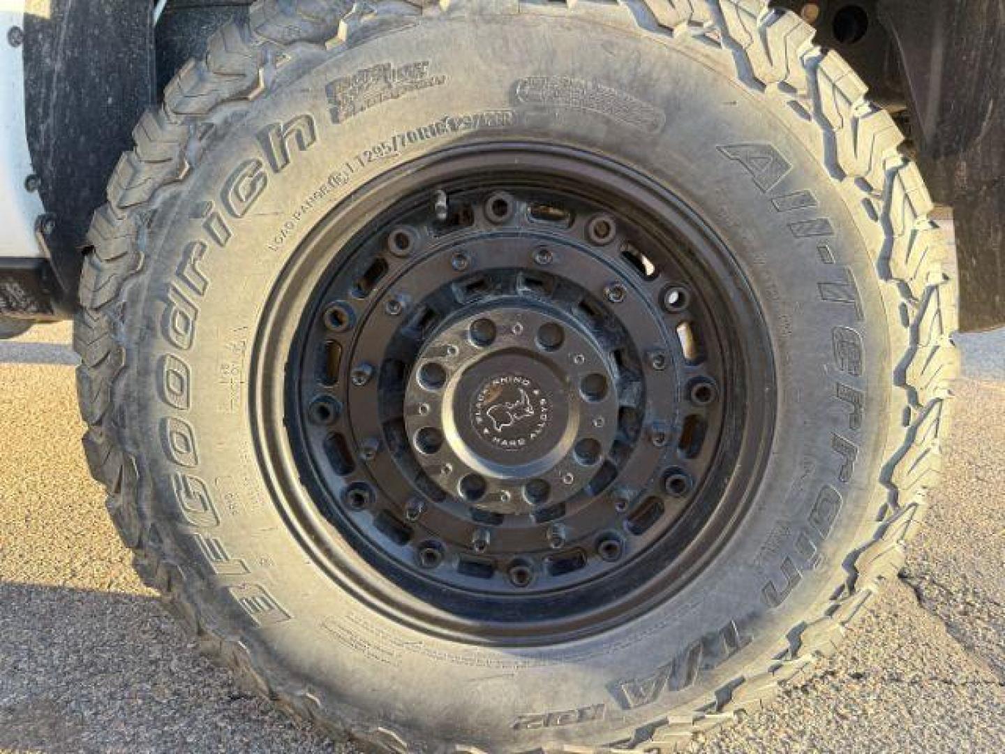 2022 WHITE /Black Ram 2500 (3C6UR5CL6NG) with an Cummins 67L I-6 diesel direct injection engine, Automatic transmission, located at 1175 N Woodruff Ave, Idaho Falls, ID, 83401, 43.506901, -111.999657 - At Timberline Auto, finding a great deal on your next vehicle is always easy! Our experienced sales staff's goal is to help find you the right vehicle at the right price! Our knowledgeable finance department has options for almost any credit score. We offer extended service contract options to prote - Photo#36