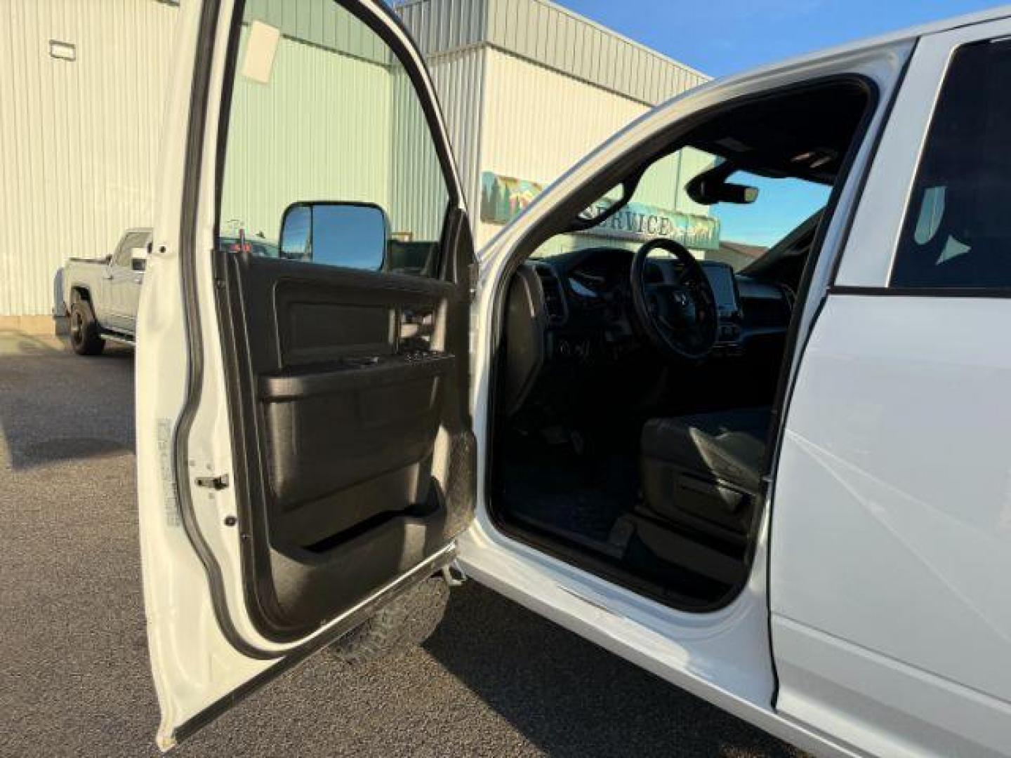 2022 WHITE /Black Ram 2500 (3C6UR5CL6NG) with an Cummins 67L I-6 diesel direct injection engine, Automatic transmission, located at 1175 N Woodruff Ave, Idaho Falls, ID, 83401, 43.506901, -111.999657 - At Timberline Auto, finding a great deal on your next vehicle is always easy! Our experienced sales staff's goal is to help find you the right vehicle at the right price! Our knowledgeable finance department has options for almost any credit score. We offer extended service contract options to prote - Photo#37