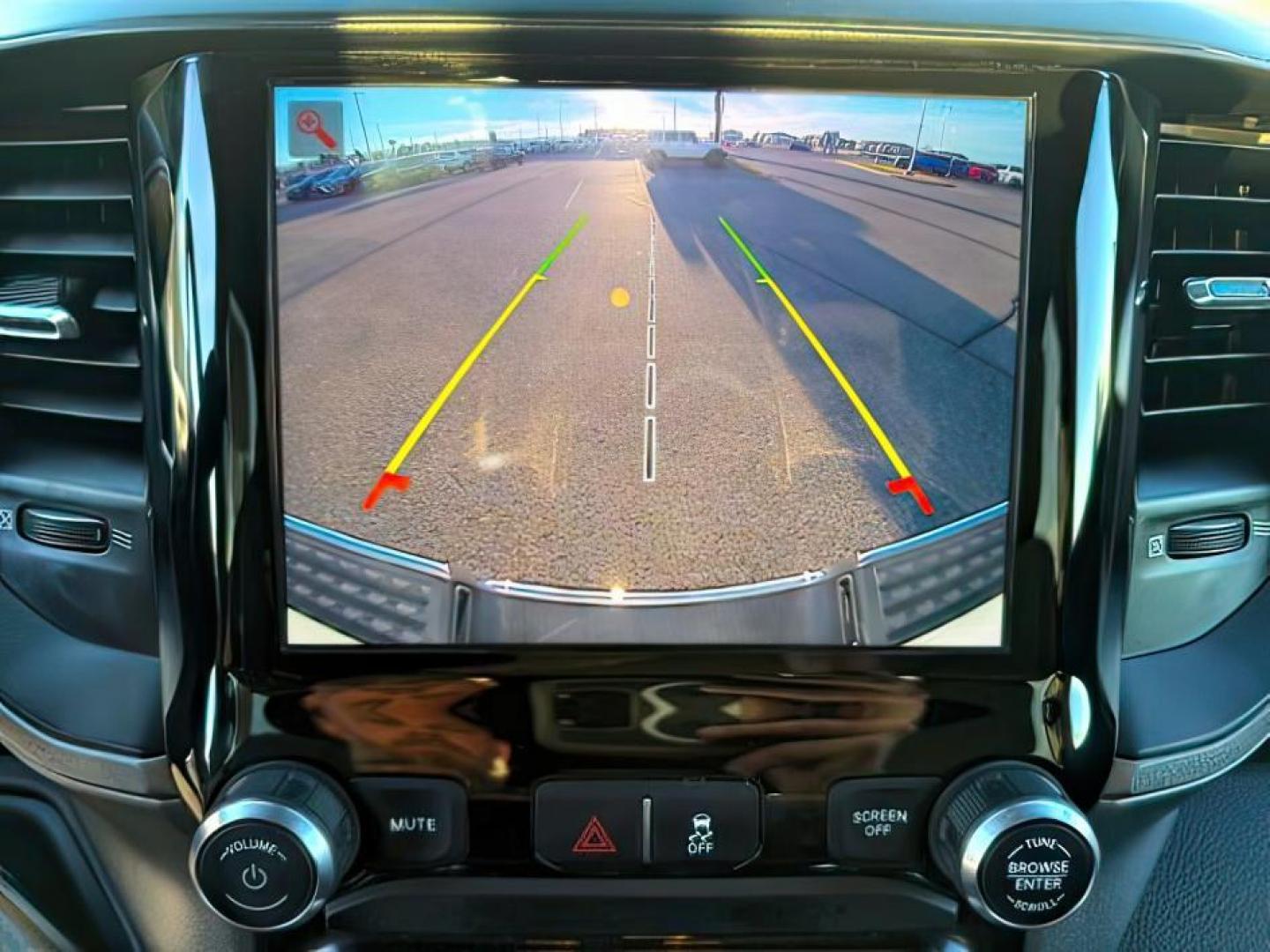 2022 WHITE /Black Ram 2500 (3C6UR5CL6NG) with an Cummins 67L I-6 diesel direct injection engine, Automatic transmission, located at 1175 N Woodruff Ave, Idaho Falls, ID, 83401, 43.506901, -111.999657 - At Timberline Auto, finding a great deal on your next vehicle is always easy! Our experienced sales staff's goal is to help find you the right vehicle at the right price! Our knowledgeable finance department has options for almost any credit score. We offer extended service contract options to prote - Photo#17