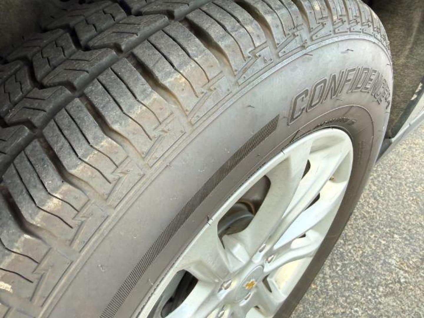 2020 GRAY /Jet Black Chevrolet Equinox (2GNAXTEV5L6) with an 15L I-4 gasoline direct injection engine, Automatic transmission, located at 1175 N Woodruff Ave, Idaho Falls, ID, 83401, 43.506901, -111.999657 - At Timberline Auto, finding a great deal on your next vehicle is always easy! Our experienced sales staff's goal is to help find you the right vehicle at the right price! Our knowledgeable finance department has options for almost any credit score. We offer extended service contract options to prote - Photo#36