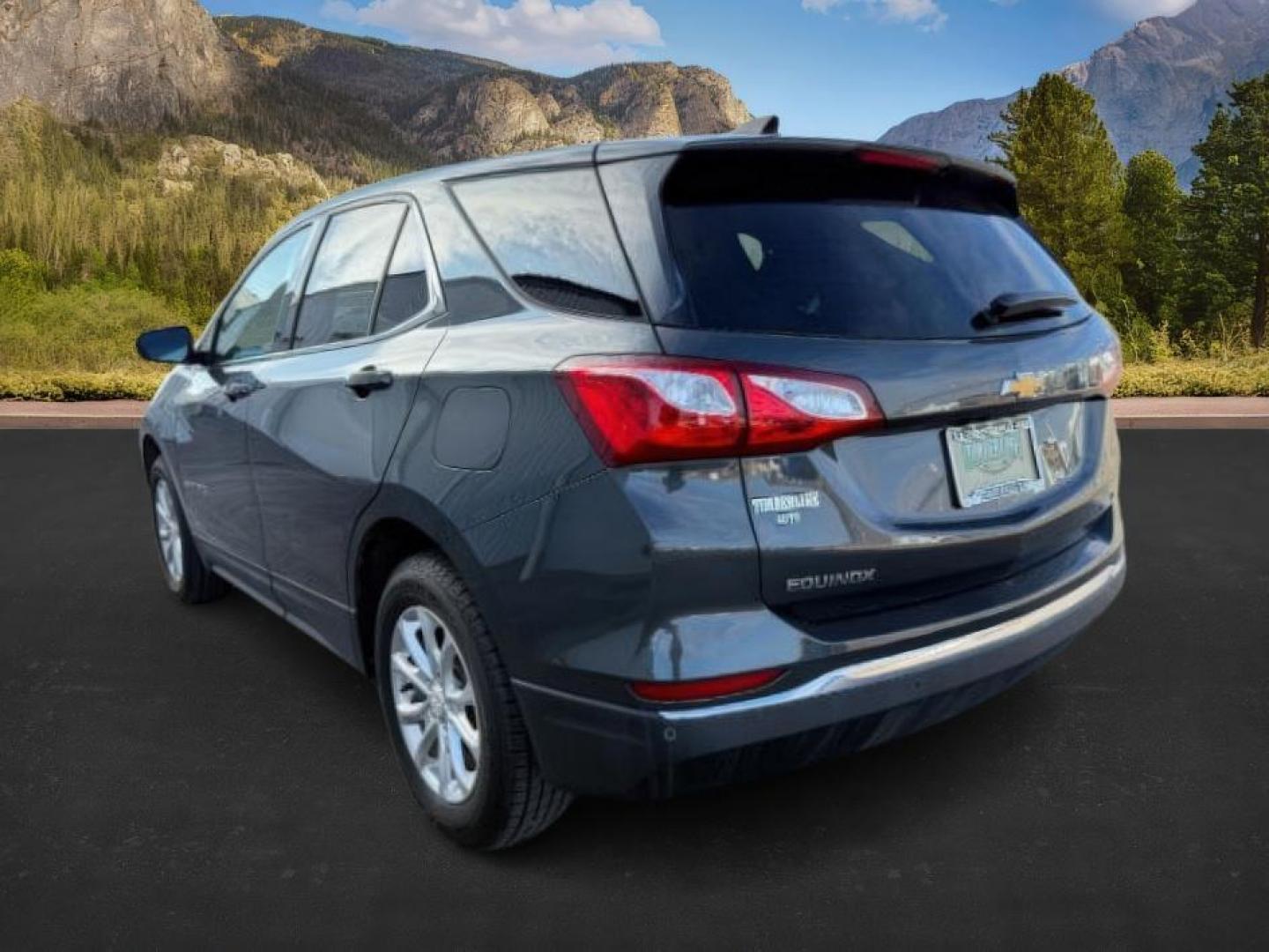 2020 GRAY /Jet Black Chevrolet Equinox (2GNAXTEV5L6) with an 15L I-4 gasoline direct injection engine, Automatic transmission, located at 1175 N Woodruff Ave, Idaho Falls, ID, 83401, 43.506901, -111.999657 - At Timberline Auto, finding a great deal on your next vehicle is always easy! Our experienced sales staff's goal is to help find you the right vehicle at the right price! Our knowledgeable finance department has options for almost any credit score. We offer extended service contract options to prote - Photo#2