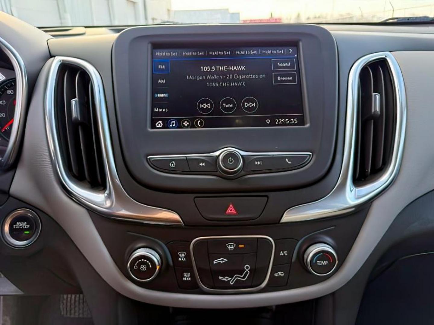 2020 GRAY /Jet Black Chevrolet Equinox (2GNAXTEV5L6) with an 15L I-4 gasoline direct injection engine, Automatic transmission, located at 1175 N Woodruff Ave, Idaho Falls, ID, 83401, 43.506901, -111.999657 - At Timberline Auto, finding a great deal on your next vehicle is always easy! Our experienced sales staff's goal is to help find you the right vehicle at the right price! Our knowledgeable finance department has options for almost any credit score. We offer extended service contract options to prote - Photo#16