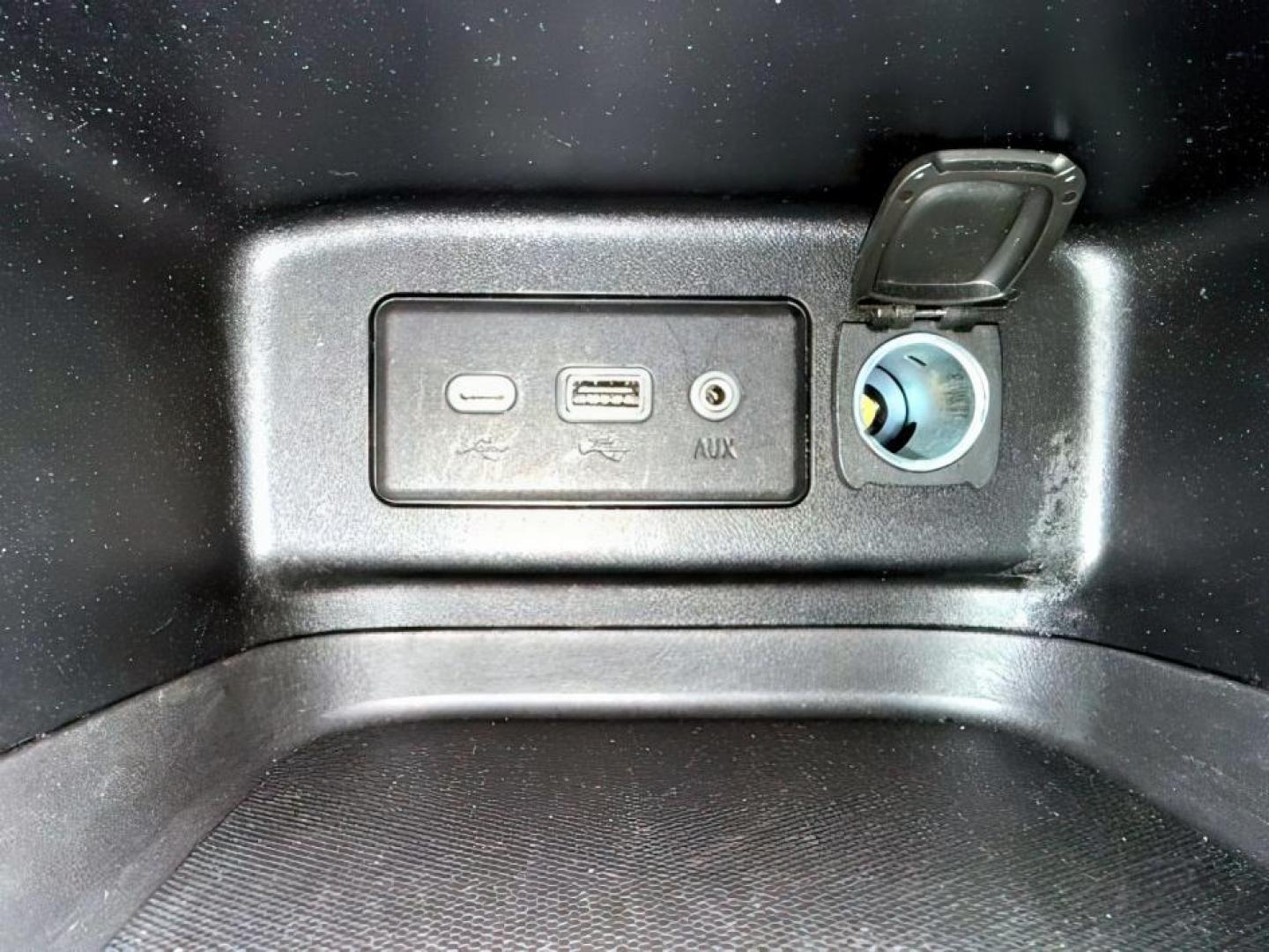 2020 GRAY /Jet Black Chevrolet Equinox (2GNAXTEV5L6) with an 15L I-4 gasoline direct injection engine, Automatic transmission, located at 1175 N Woodruff Ave, Idaho Falls, ID, 83401, 43.506901, -111.999657 - At Timberline Auto, finding a great deal on your next vehicle is always easy! Our experienced sales staff's goal is to help find you the right vehicle at the right price! Our knowledgeable finance department has options for almost any credit score. We offer extended service contract options to prote - Photo#18