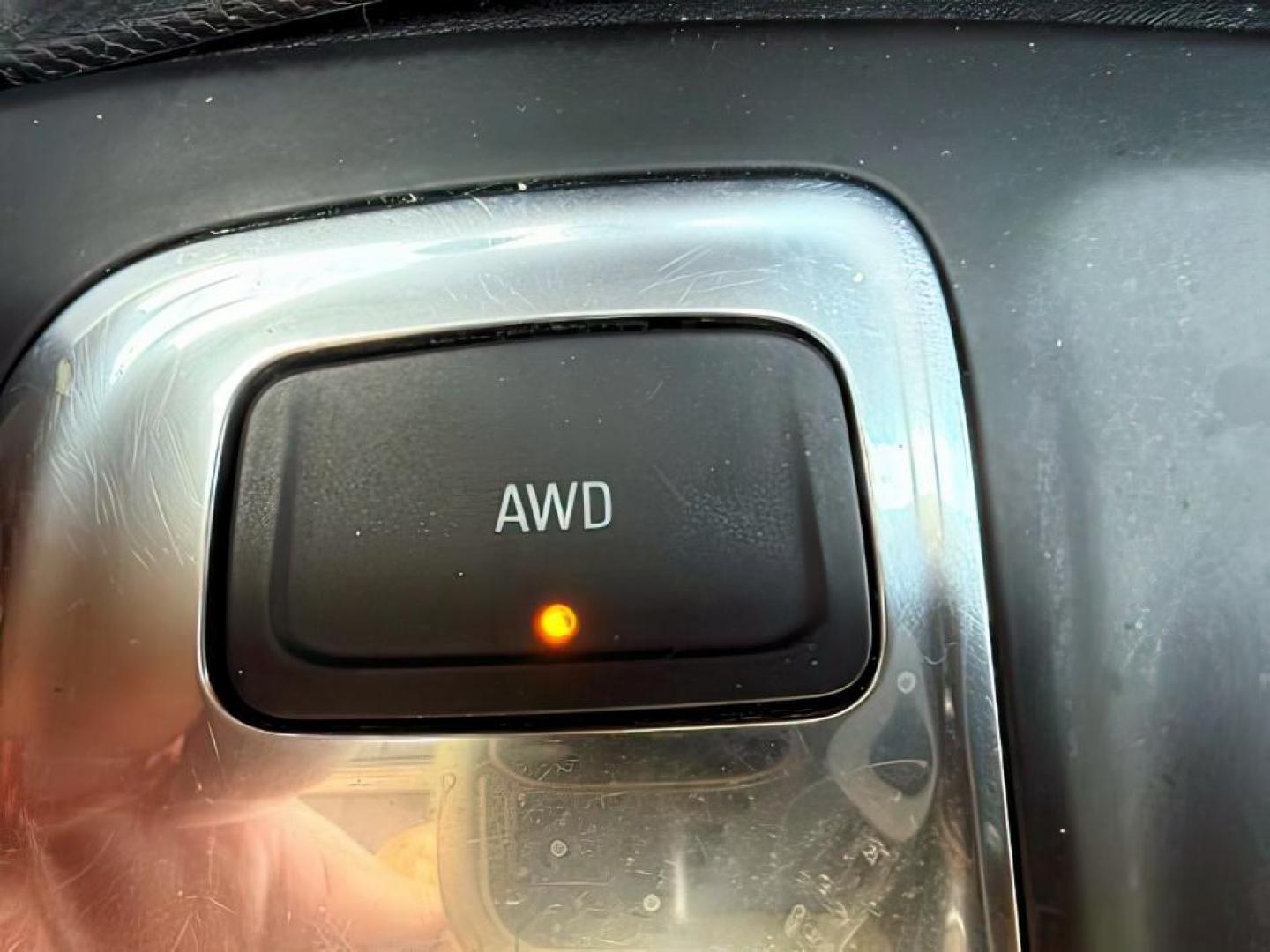 2020 GRAY /Jet Black Chevrolet Equinox (2GNAXTEV5L6) with an 15L I-4 gasoline direct injection engine, Automatic transmission, located at 1175 N Woodruff Ave, Idaho Falls, ID, 83401, 43.506901, -111.999657 - At Timberline Auto, finding a great deal on your next vehicle is always easy! Our experienced sales staff's goal is to help find you the right vehicle at the right price! Our knowledgeable finance department has options for almost any credit score. We offer extended service contract options to prote - Photo#19