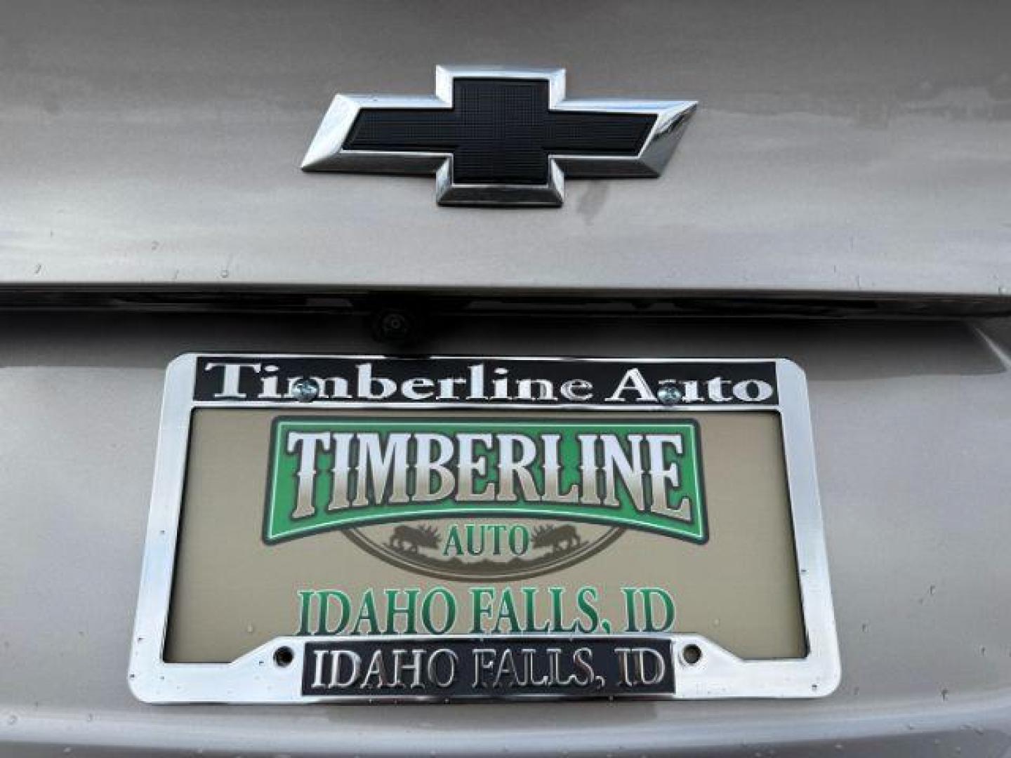 2022 GOLD /Jet Black Chevrolet Malibu (1G1ZG5ST6NF) with an EcoTec3 15L I-4 gasoline direct injection engine, Automatic transmission, located at 1175 N Woodruff Ave, Idaho Falls, ID, 83401, 43.506901, -111.999657 - At Timberline Auto, finding a great deal on your next vehicle is always easy! Our experienced sales staff's goal is to help find you the right vehicle at the right price! Our knowledgeable finance department has options for almost any credit score. We offer extended service contract options to prote - Photo#5