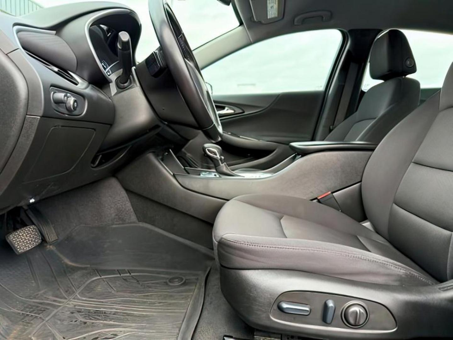 2022 GOLD /Jet Black Chevrolet Malibu (1G1ZG5ST6NF) with an EcoTec3 15L I-4 gasoline direct injection engine, Automatic transmission, located at 1175 N Woodruff Ave, Idaho Falls, ID, 83401, 43.506901, -111.999657 - At Timberline Auto, finding a great deal on your next vehicle is always easy! Our experienced sales staff's goal is to help find you the right vehicle at the right price! Our knowledgeable finance department has options for almost any credit score. We offer extended service contract options to prote - Photo#11