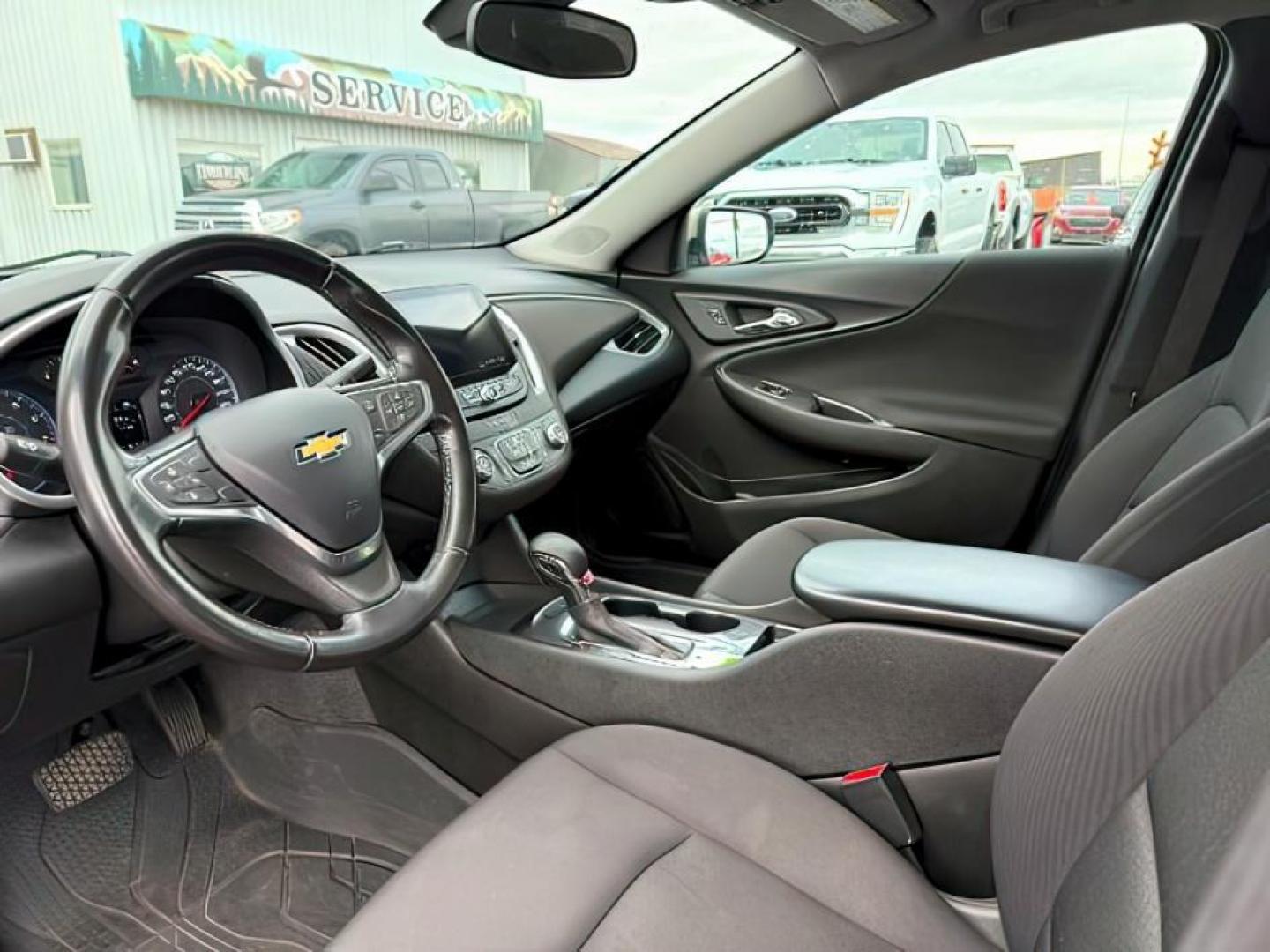 2022 GOLD /Jet Black Chevrolet Malibu (1G1ZG5ST6NF) with an EcoTec3 15L I-4 gasoline direct injection engine, Automatic transmission, located at 1175 N Woodruff Ave, Idaho Falls, ID, 83401, 43.506901, -111.999657 - At Timberline Auto, finding a great deal on your next vehicle is always easy! Our experienced sales staff's goal is to help find you the right vehicle at the right price! Our knowledgeable finance department has options for almost any credit score. We offer extended service contract options to prote - Photo#12