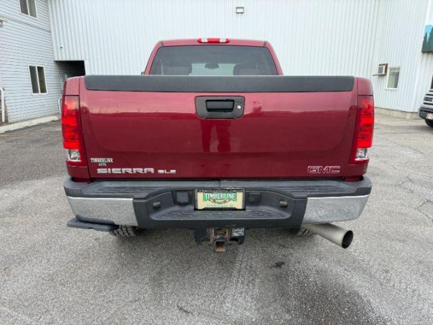 2014 MAROON /Ebony GMC Sierra 2500HD (1GT120C85EF) with an Duramax 66L V-8 diesel direct injection engine, Automatic transmission, located at 1175 N Woodruff Ave, Idaho Falls, ID, 83401, 43.506901, -111.999657 - At Timberline Auto, finding a great deal on your next vehicle is always easy! Our experienced sales staff's goal is to help find you the right vehicle at the right price! Our knowledgeable finance department has options for almost any credit score. We offer extended service contract options to prote - Photo#24