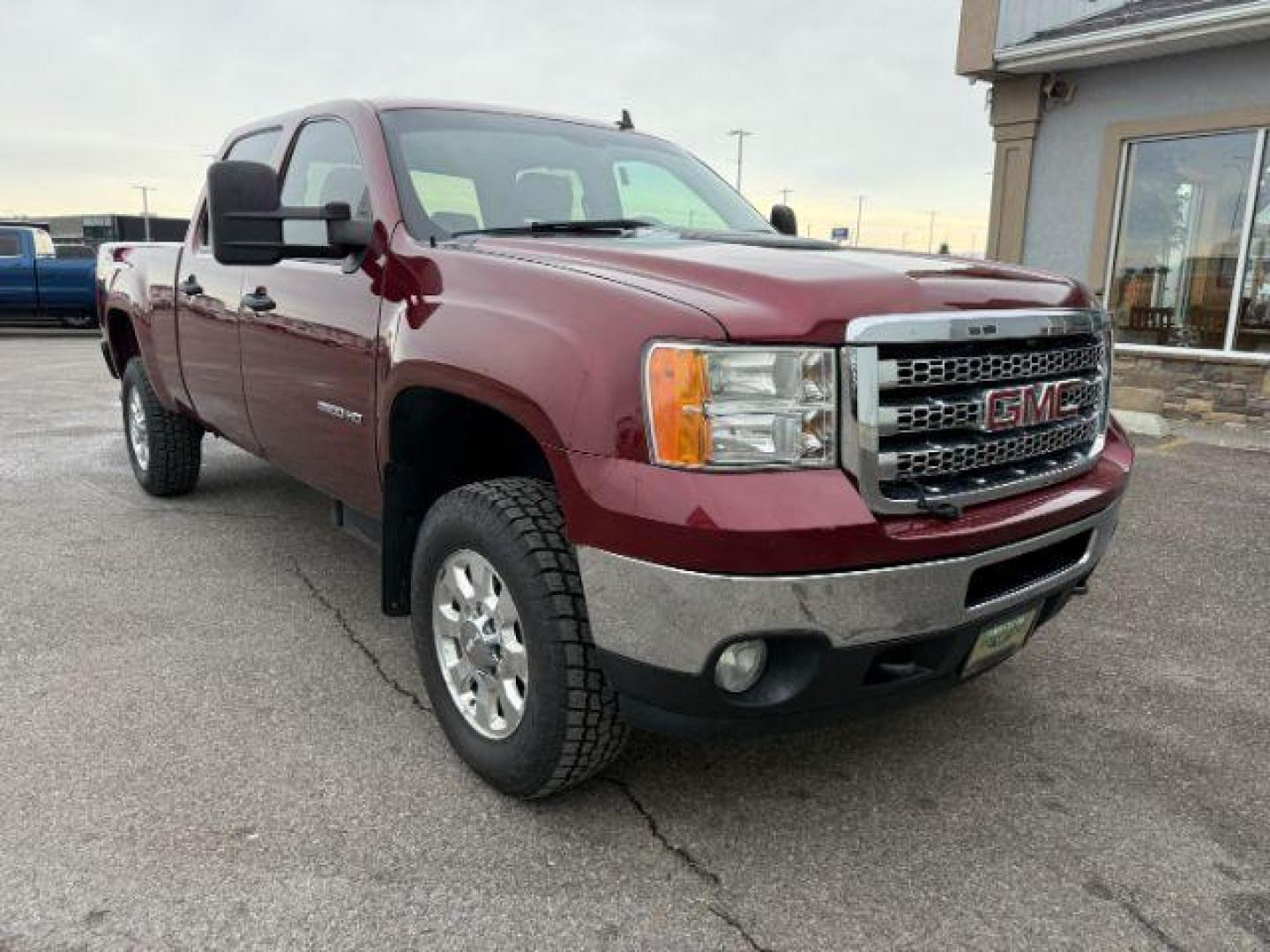 2014 MAROON /Ebony GMC Sierra 2500HD (1GT120C85EF) with an Duramax 66L V-8 diesel direct injection engine, Automatic transmission, located at 1175 N Woodruff Ave, Idaho Falls, ID, 83401, 43.506901, -111.999657 - At Timberline Auto, finding a great deal on your next vehicle is always easy! Our experienced sales staff's goal is to help find you the right vehicle at the right price! Our knowledgeable finance department has options for almost any credit score. We offer extended service contract options to prote - Photo#27