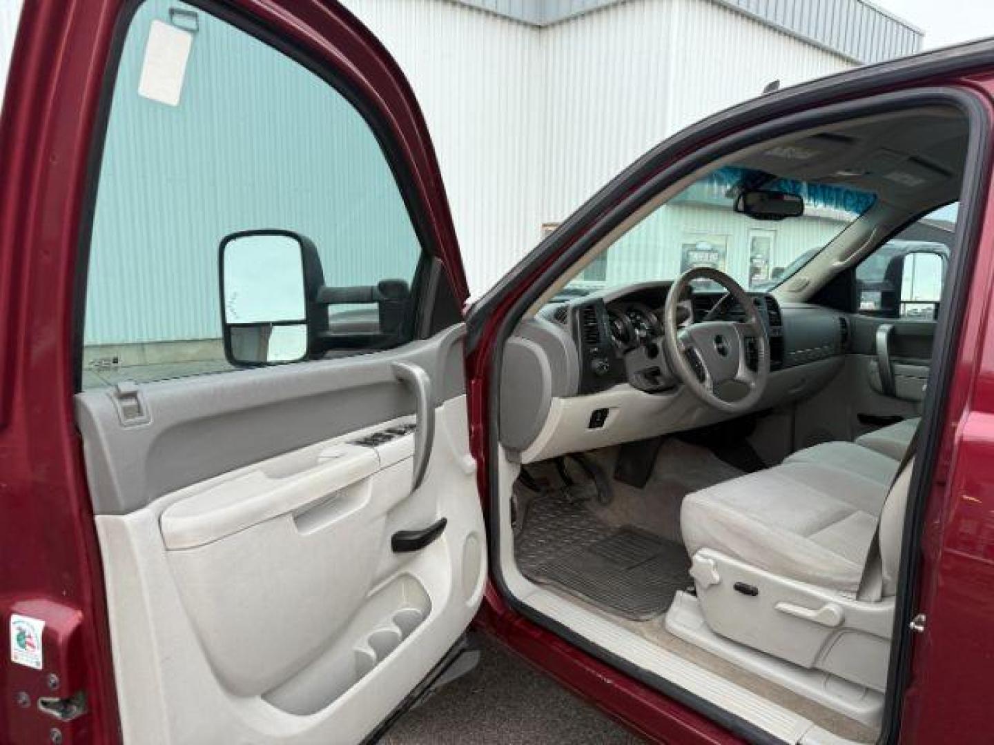 2014 MAROON /Ebony GMC Sierra 2500HD (1GT120C85EF) with an Duramax 66L V-8 diesel direct injection engine, Automatic transmission, located at 1175 N Woodruff Ave, Idaho Falls, ID, 83401, 43.506901, -111.999657 - At Timberline Auto, finding a great deal on your next vehicle is always easy! Our experienced sales staff's goal is to help find you the right vehicle at the right price! Our knowledgeable finance department has options for almost any credit score. We offer extended service contract options to prote - Photo#30
