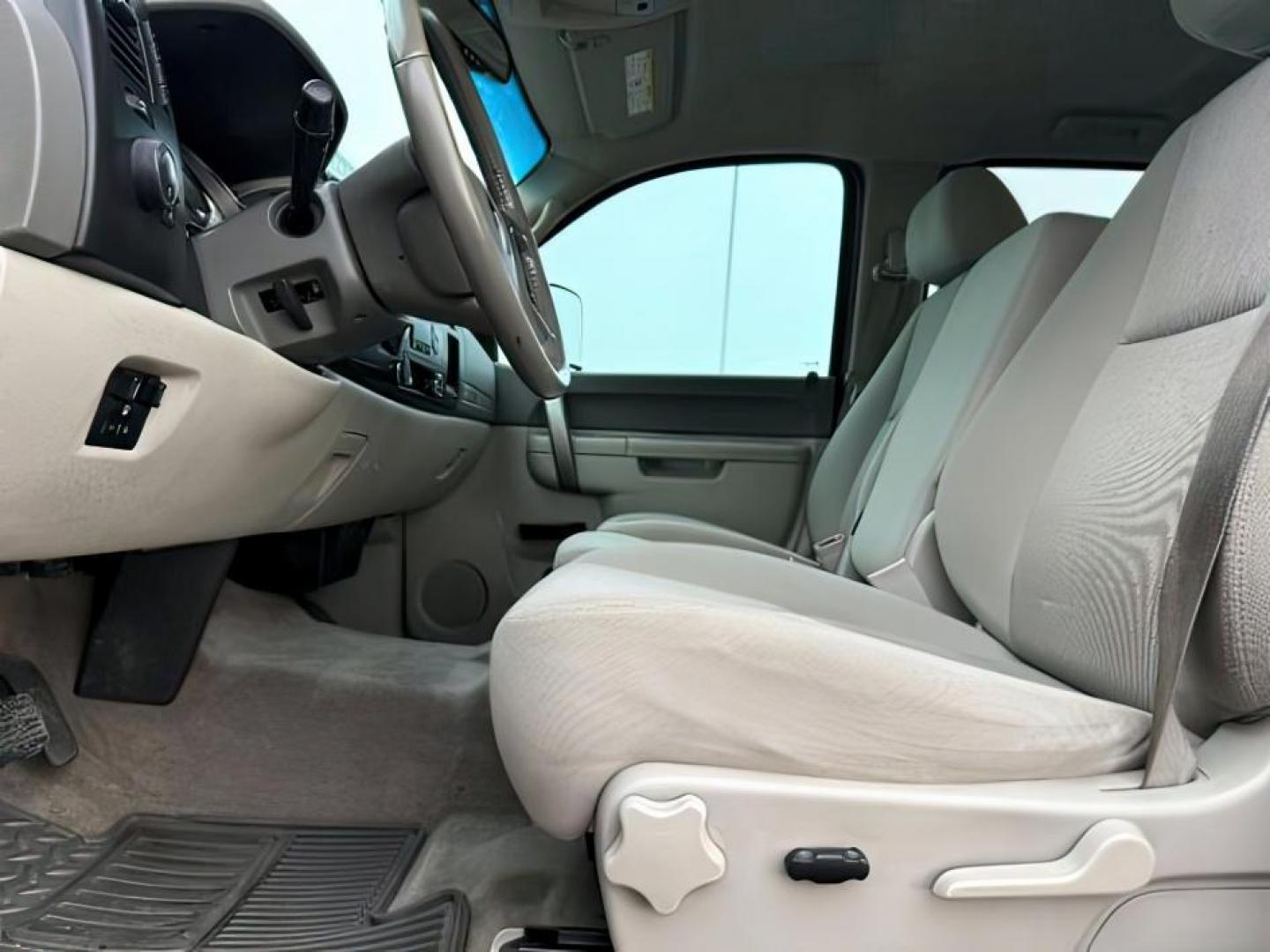 2014 MAROON /Ebony GMC Sierra 2500HD (1GT120C85EF) with an Duramax 66L V-8 diesel direct injection engine, Automatic transmission, located at 1175 N Woodruff Ave, Idaho Falls, ID, 83401, 43.506901, -111.999657 - At Timberline Auto, finding a great deal on your next vehicle is always easy! Our experienced sales staff's goal is to help find you the right vehicle at the right price! Our knowledgeable finance department has options for almost any credit score. We offer extended service contract options to prote - Photo#10