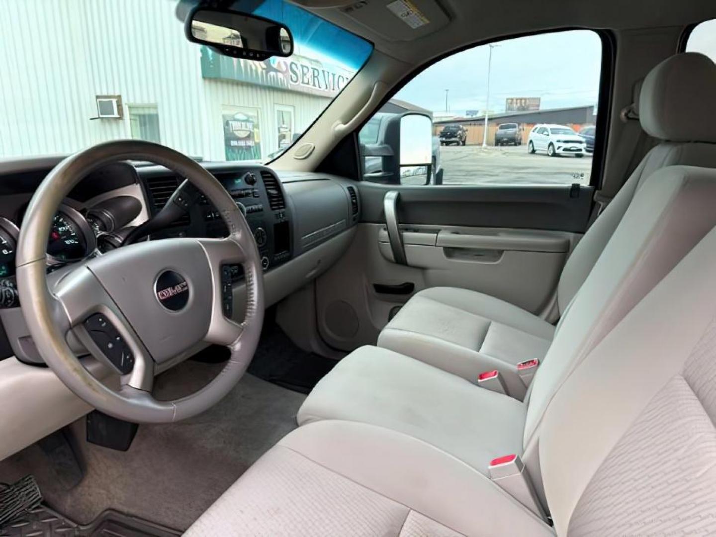 2014 MAROON /Ebony GMC Sierra 2500HD (1GT120C85EF) with an Duramax 66L V-8 diesel direct injection engine, Automatic transmission, located at 1175 N Woodruff Ave, Idaho Falls, ID, 83401, 43.506901, -111.999657 - At Timberline Auto, finding a great deal on your next vehicle is always easy! Our experienced sales staff's goal is to help find you the right vehicle at the right price! Our knowledgeable finance department has options for almost any credit score. We offer extended service contract options to prote - Photo#11