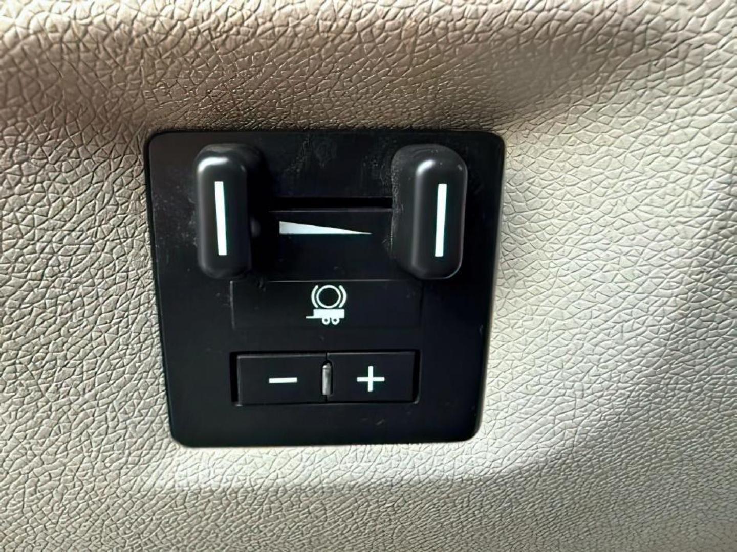 2014 MAROON /Ebony GMC Sierra 2500HD (1GT120C85EF) with an Duramax 66L V-8 diesel direct injection engine, Automatic transmission, located at 1175 N Woodruff Ave, Idaho Falls, ID, 83401, 43.506901, -111.999657 - At Timberline Auto, finding a great deal on your next vehicle is always easy! Our experienced sales staff's goal is to help find you the right vehicle at the right price! Our knowledgeable finance department has options for almost any credit score. We offer extended service contract options to prote - Photo#14