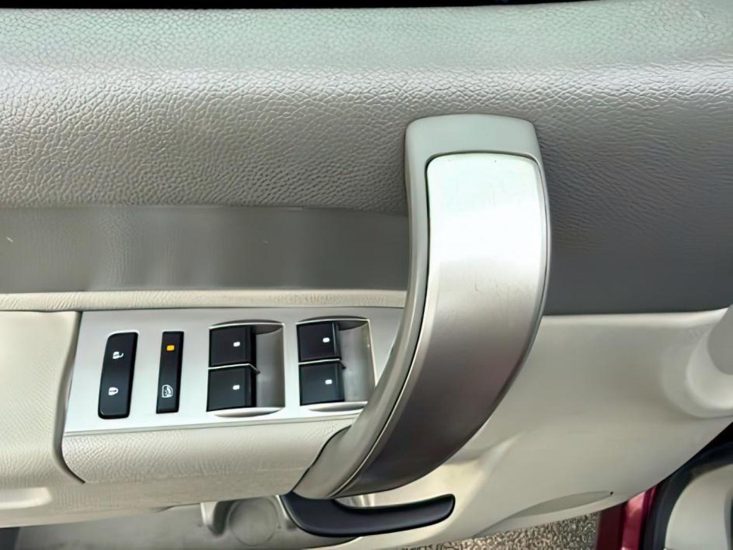 2014 MAROON /Ebony GMC Sierra 2500HD (1GT120C85EF) with an Duramax 66L V-8 diesel direct injection engine, Automatic transmission, located at 1175 N Woodruff Ave, Idaho Falls, ID, 83401, 43.506901, -111.999657 - At Timberline Auto, finding a great deal on your next vehicle is always easy! Our experienced sales staff's goal is to help find you the right vehicle at the right price! Our knowledgeable finance department has options for almost any credit score. We offer extended service contract options to prote - Photo#17