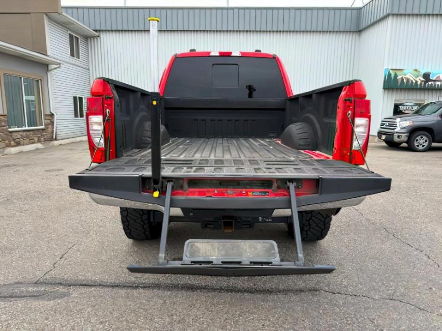 2021 RED /Medium Earth Gray Ford F-250 (1FT7W2B65ME) with an 62L V-8 variable valve control engine, Automatic transmission, located at 1175 N Woodruff Ave, Idaho Falls, ID, 83401, 43.506901, -111.999657 - At Timberline Auto, finding a great deal on your next vehicle is always easy! Our experienced sales staff's goal is to help find you the right vehicle at the right price! Our knowledgeable finance department has options for almost any credit score. We offer extended service contract options to prote - Photo#5