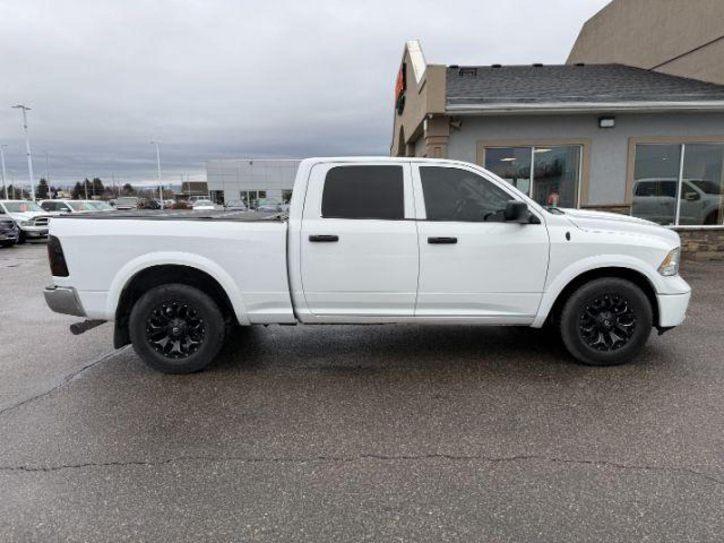 2016 WHITE /Diesel Grey/Black Ram 1500 (1C6RR7TT0GS) with an HEMI 57L V-8 variable valve control engine, Automatic transmission, located at 1175 N Woodruff Ave, Idaho Falls, ID, 83401, 43.506901, -111.999657 - At Timberline Auto, finding a great deal on your next vehicle is always easy! Our experienced sales staff's goal is to help find you the right vehicle at the right price! Our knowledgeable finance department has options for almost any credit score. We offer extended service contract options to prote - Photo#26