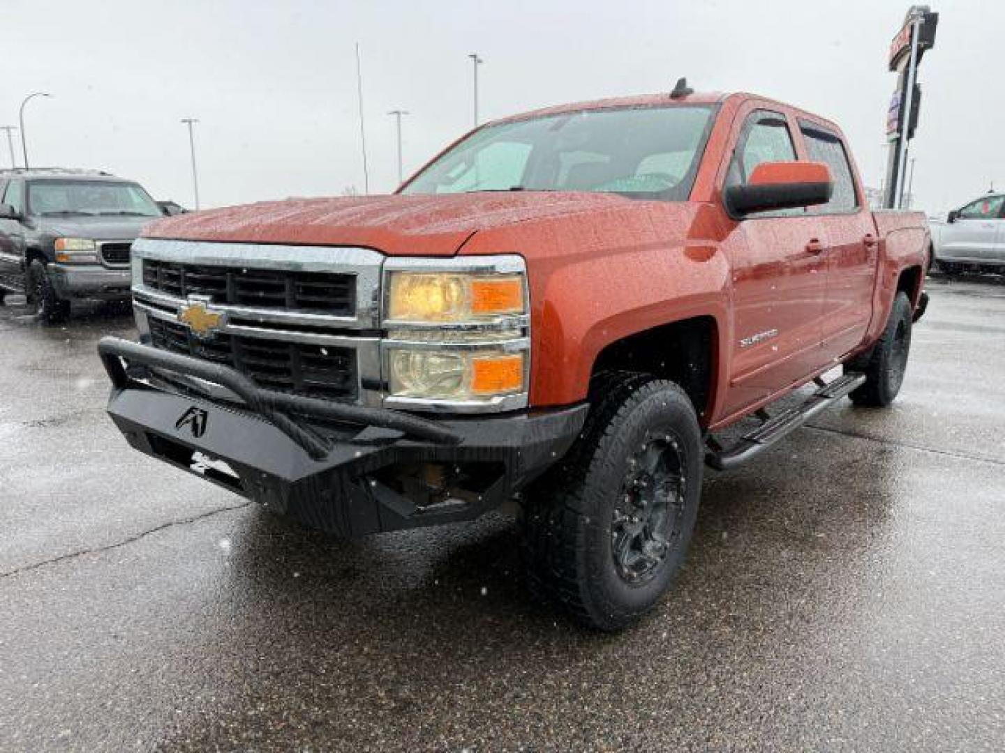 2015 ORANGE /CLOTH Chevrolet Silverado 1500 (3GCUKREC5FG) with an 53L V8 VORTEC engine, Automatic transmission, located at 1175 N Woodruff Ave, Idaho Falls, ID, 83401, 43.506901, -111.999657 - At Timberline Auto, finding a great deal on your next vehicle is always easy! Our experienced sales staff's goal is to help find you the right vehicle at the right price! Our knowledgeable finance department has options for almost any credit score. We offer extended service contract options to prote - Photo#0