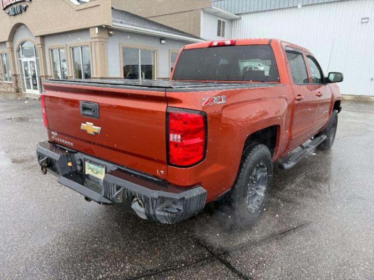 2015 ORANGE /CLOTH Chevrolet Silverado 1500 (3GCUKREC5FG) with an 53L V8 VORTEC engine, Automatic transmission, located at 1175 N Woodruff Ave, Idaho Falls, ID, 83401, 43.506901, -111.999657 - At Timberline Auto, finding a great deal on your next vehicle is always easy! Our experienced sales staff's goal is to help find you the right vehicle at the right price! Our knowledgeable finance department has options for almost any credit score. We offer extended service contract options to prote - Photo#6