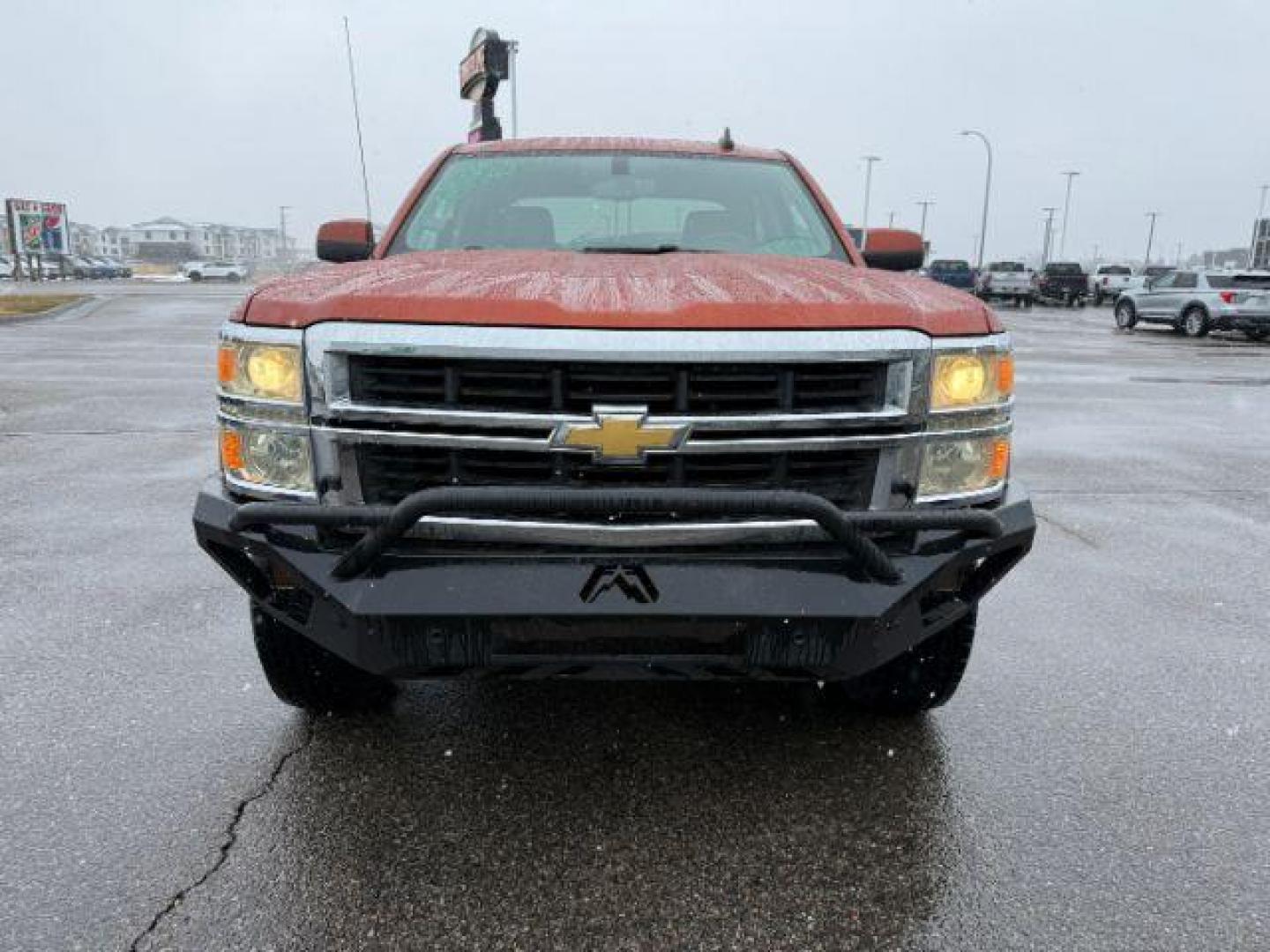 2015 ORANGE /CLOTH Chevrolet Silverado 1500 (3GCUKREC5FG) with an 53L V8 VORTEC engine, Automatic transmission, located at 1175 N Woodruff Ave, Idaho Falls, ID, 83401, 43.506901, -111.999657 - At Timberline Auto, finding a great deal on your next vehicle is always easy! Our experienced sales staff's goal is to help find you the right vehicle at the right price! Our knowledgeable finance department has options for almost any credit score. We offer extended service contract options to prote - Photo#9