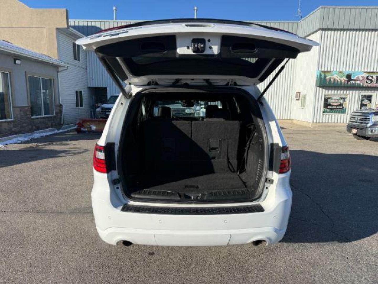 2022 WHITE /Black Dodge Durango (1C4RDJDG5NC) with an Pentastar 36L V-6 DOHC engine, Automatic transmission, located at 1175 N Woodruff Ave, Idaho Falls, ID, 83401, 43.506901, -111.999657 - At Timberline Auto, finding a great deal on your next vehicle is always easy! Our experienced sales staff's goal is to help find you the right vehicle at the right price! Our knowledgeable finance department has options for almost any credit score. We offer extended service contract options to prote - Photo#30