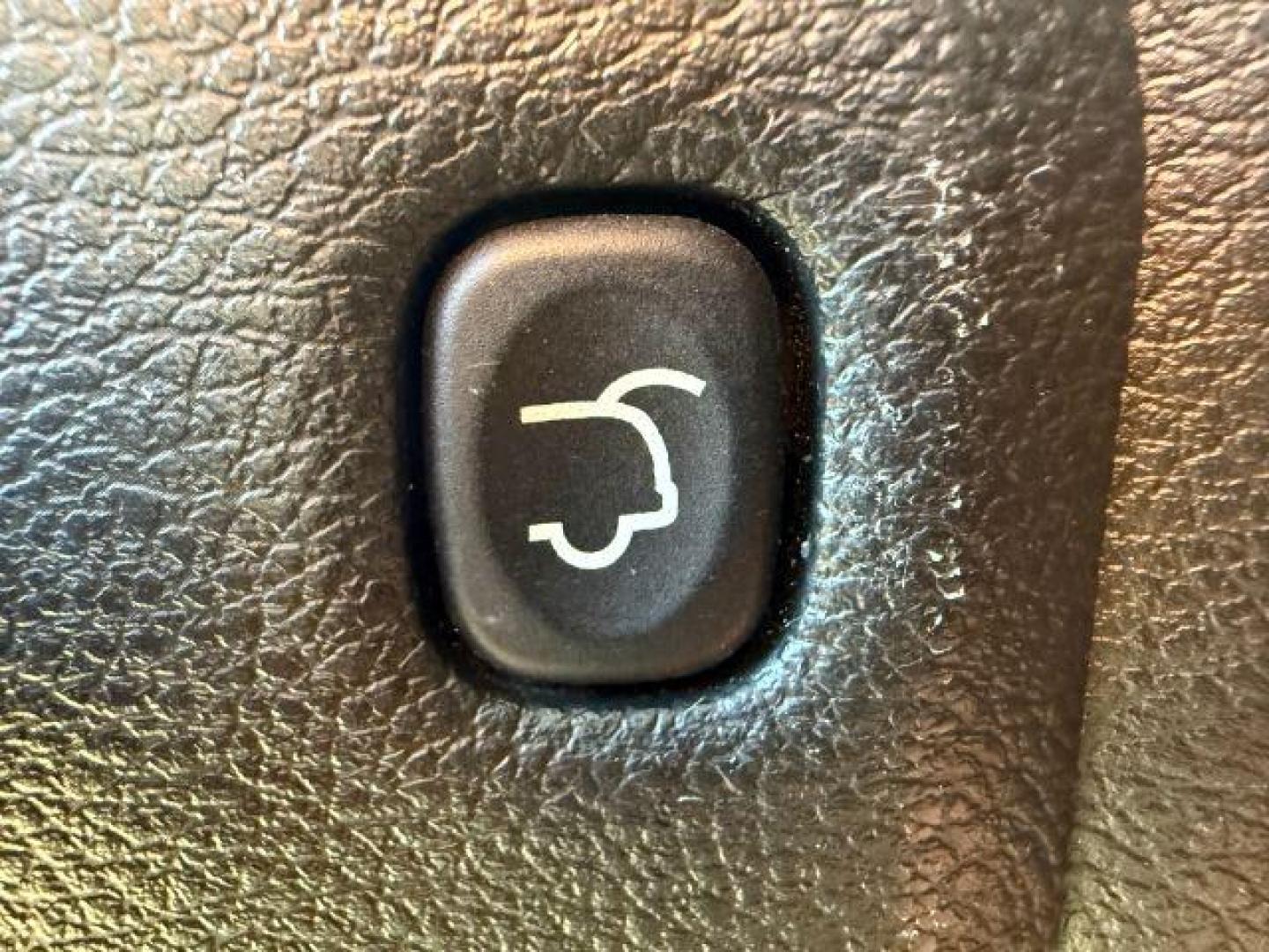 2022 WHITE /Black Dodge Durango (1C4RDJDG5NC) with an Pentastar 36L V-6 DOHC engine, Automatic transmission, located at 1175 N Woodruff Ave, Idaho Falls, ID, 83401, 43.506901, -111.999657 - At Timberline Auto, finding a great deal on your next vehicle is always easy! Our experienced sales staff's goal is to help find you the right vehicle at the right price! Our knowledgeable finance department has options for almost any credit score. We offer extended service contract options to prote - Photo#31